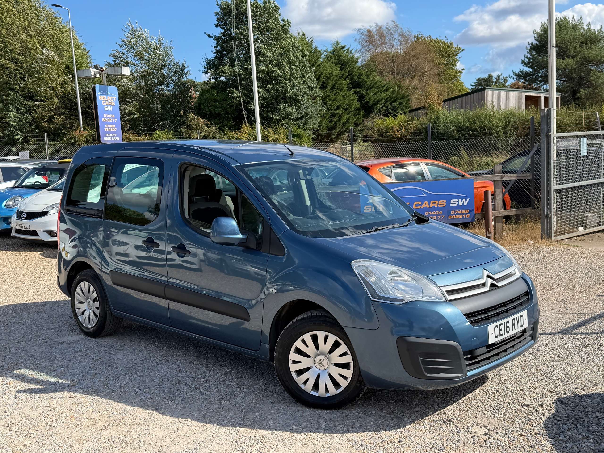 A 2016 CITROEN BERLINGO 1.6 BlueHDi Feel Multispace MPV 5dr Diesel Manual Euro 6 (100 ps) A 2016 CITROEN BERLINGO 1.6 BlueHDi Feel Multispace MPV 5dr Diesel Manual Euro 6 (100 ps)