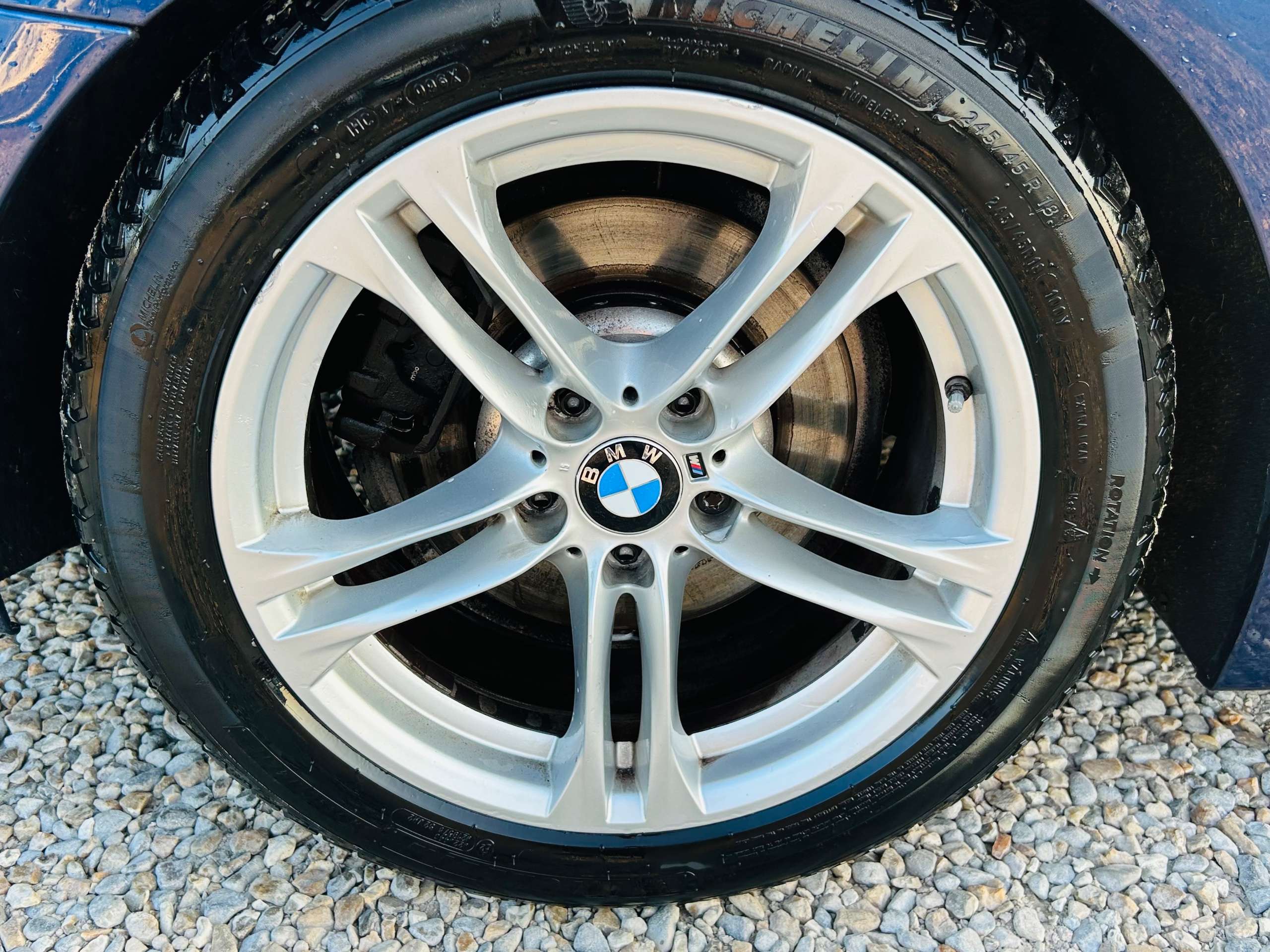 A 2015 BMW 5 SERIES 2.0 520d M Sport Touring 5dr Diesel Auto Euro 6 (s/s) (190 ps) A 2015 BMW 5 SERIES 2.0 520d M Sport Touring 5dr Diesel Auto Euro 6 (s/s) (190 ps)