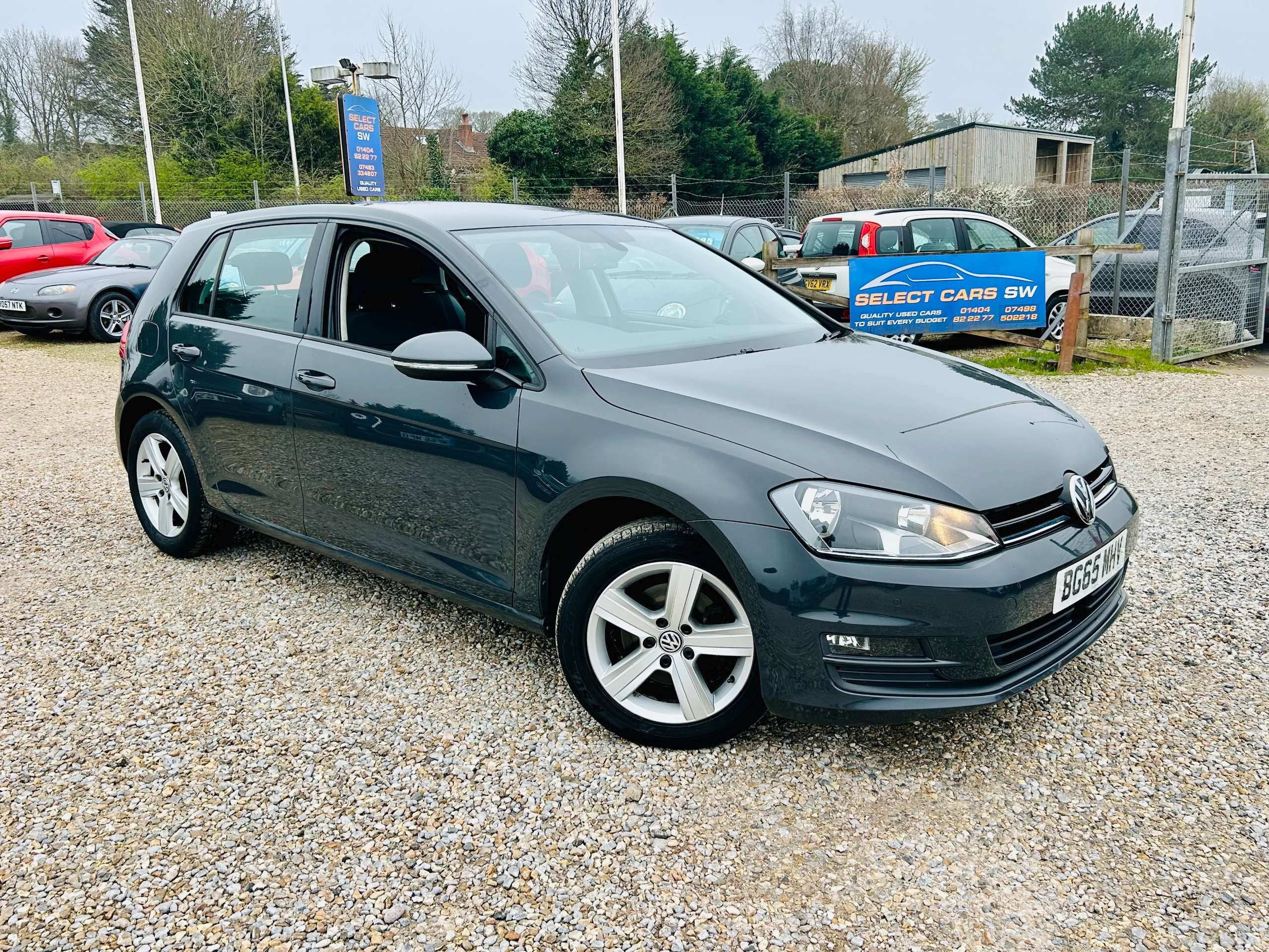 A 2015 VOLKSWAGEN GOLF 1.6 TDI BlueMotion Tech Match Hatchback 5dr Diesel Manual Euro 6 (s/s) (110 ps) A 2015 VOLKSWAGEN GOLF 1.6 TDI BlueMotion Tech Match Hatchback 5dr Diesel Manual Euro 6 (s/s) (110 ps)
