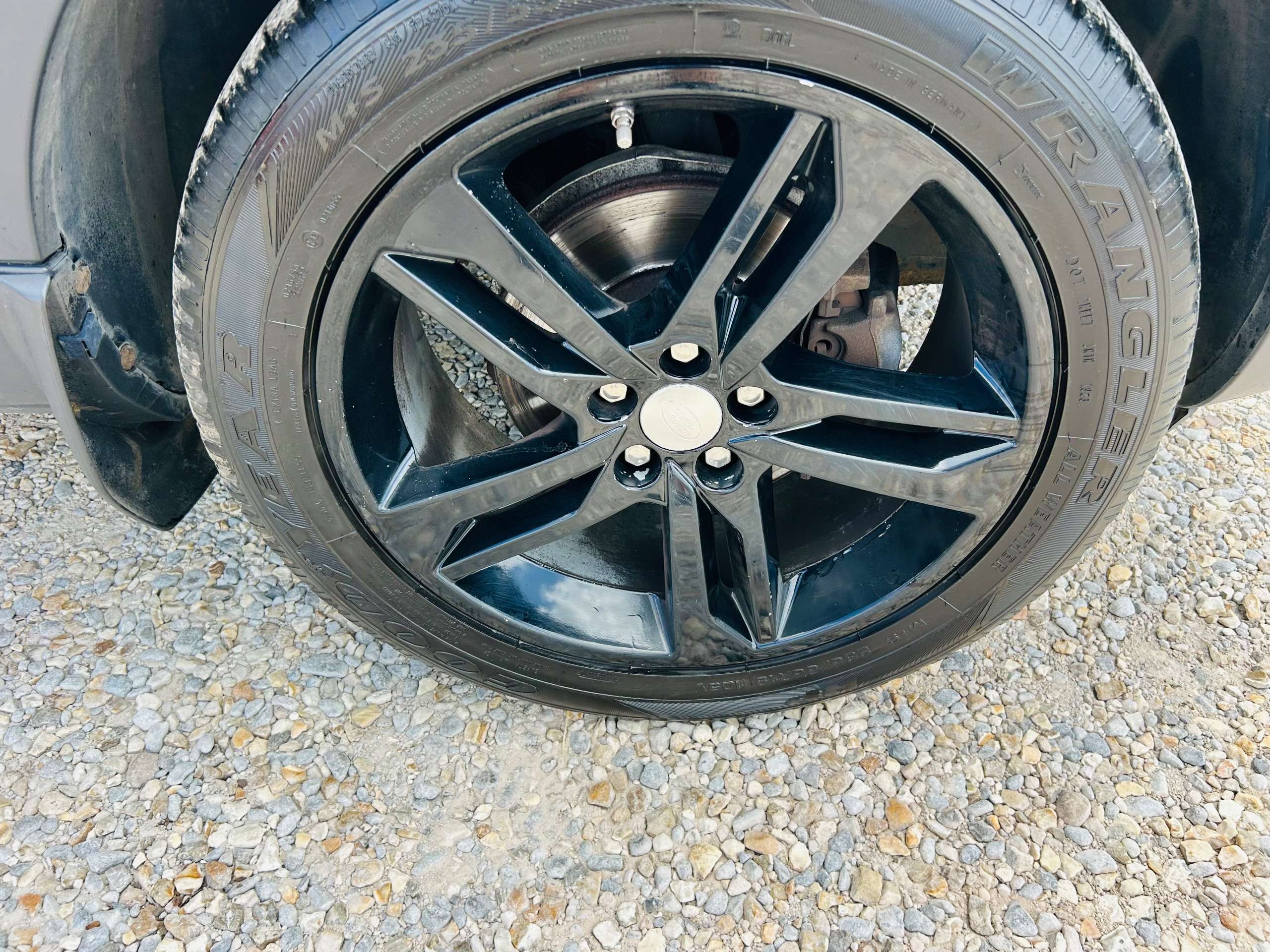 A 2014 LAND ROVER RANGE ROVER EVOQUE 2.2 SD4 Pure Tech Coupe 3dr Diesel Manual 4WD Euro 5 (s/s) (190 ps) A 2014 LAND ROVER RANGE ROVER EVOQUE 2.2 SD4 Pure Tech Coupe 3dr Diesel Manual 4WD Euro 5 (s/s) (190 ps)