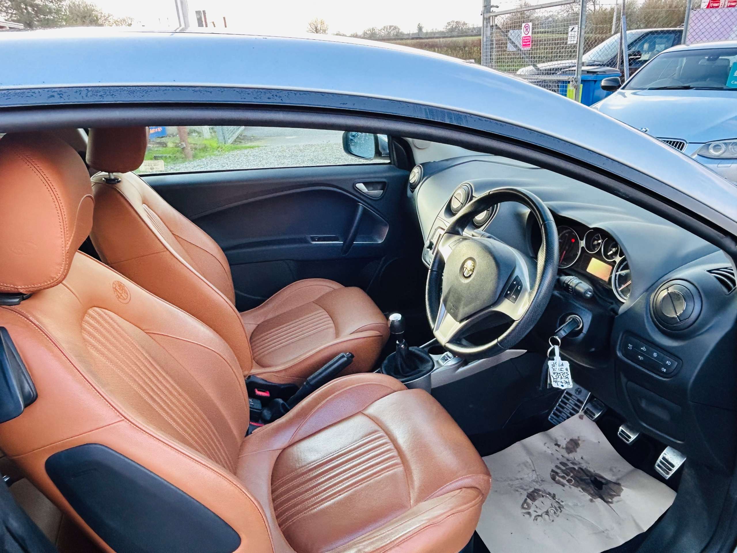 A 2013 ALFA ROMEO MITO 1.3 JTDM-2 Distinctive Hatchback 3dr Diesel Manual Euro 5 (s/s) (85 bhp) A 2013 ALFA ROMEO MITO 1.3 JTDM-2 Distinctive Hatchback 3dr Diesel Manual Euro 5 (s/s) (85 bhp)