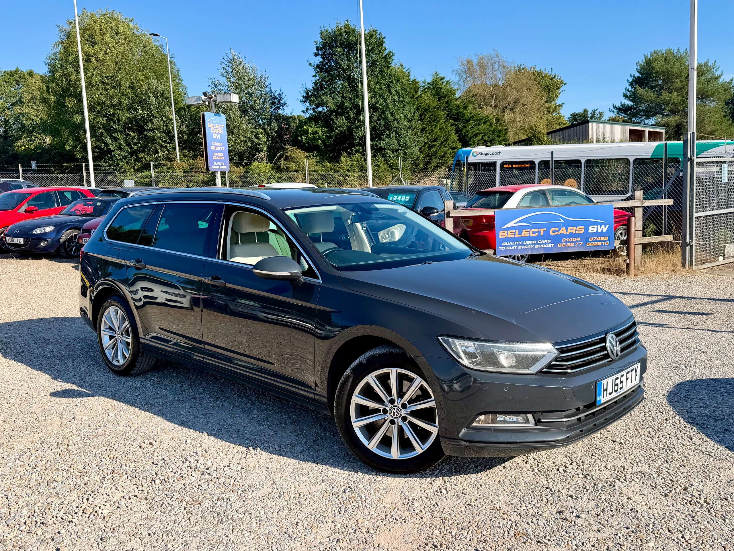 A 2015 VOLKSWAGEN PASSAT 1.6 TDI BlueMotion Tech SE Business Estate 5dr Diesel Manual Euro 6 (s/s) (120 ps) A 2015 VOLKSWAGEN PASSAT 1.6 TDI BlueMotion Tech SE Business Estate 5dr Diesel Manual Euro 6 (s/s) (120 ps)