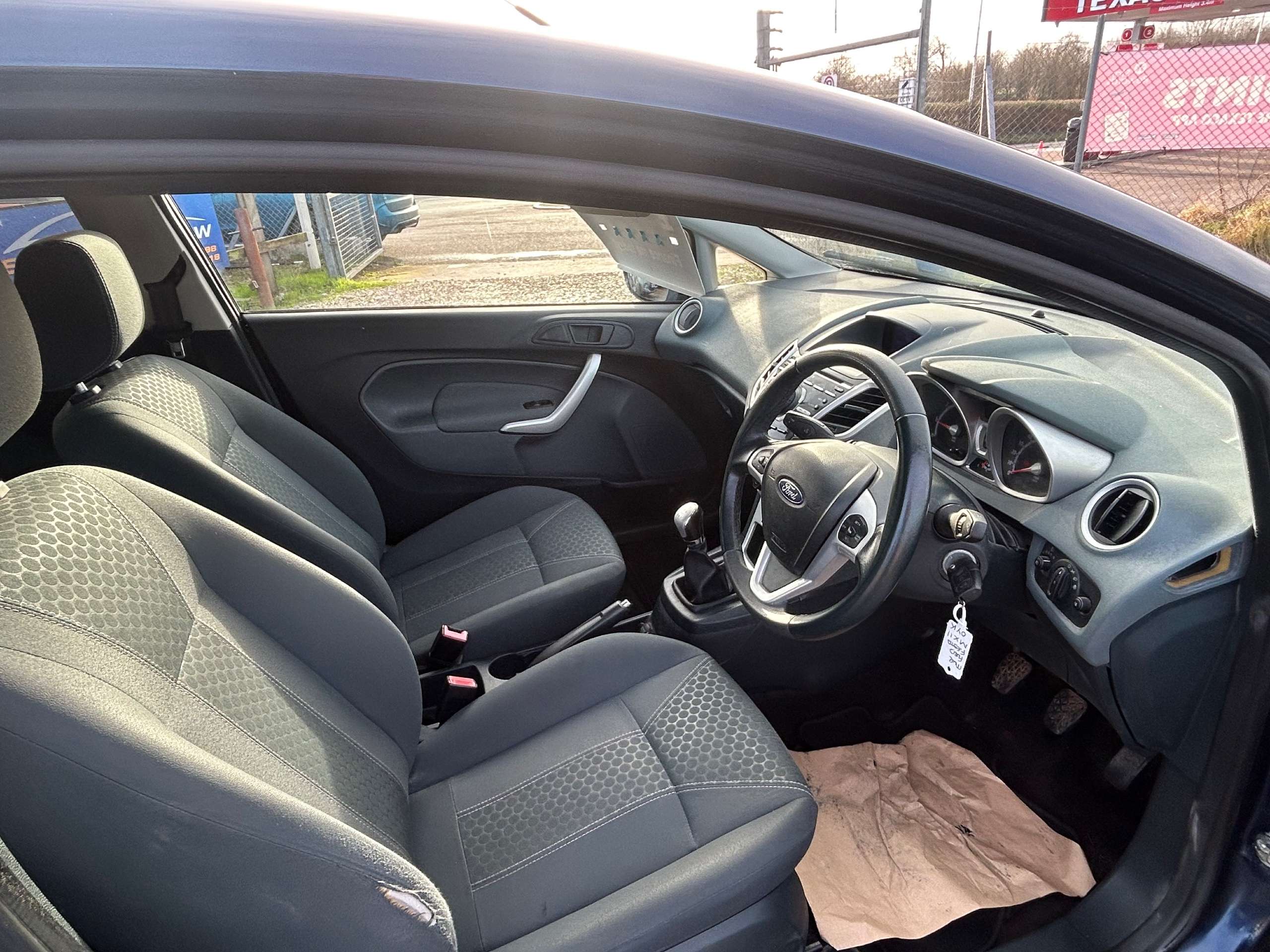 A 2011 FORD FIESTA 1.4 Titanium Hatchback 3dr Petrol Manual (133 g/km, 94 bhp) A 2011 FORD FIESTA 1.4 Titanium Hatchback 3dr Petrol Manual (133 g/km, 94 bhp)