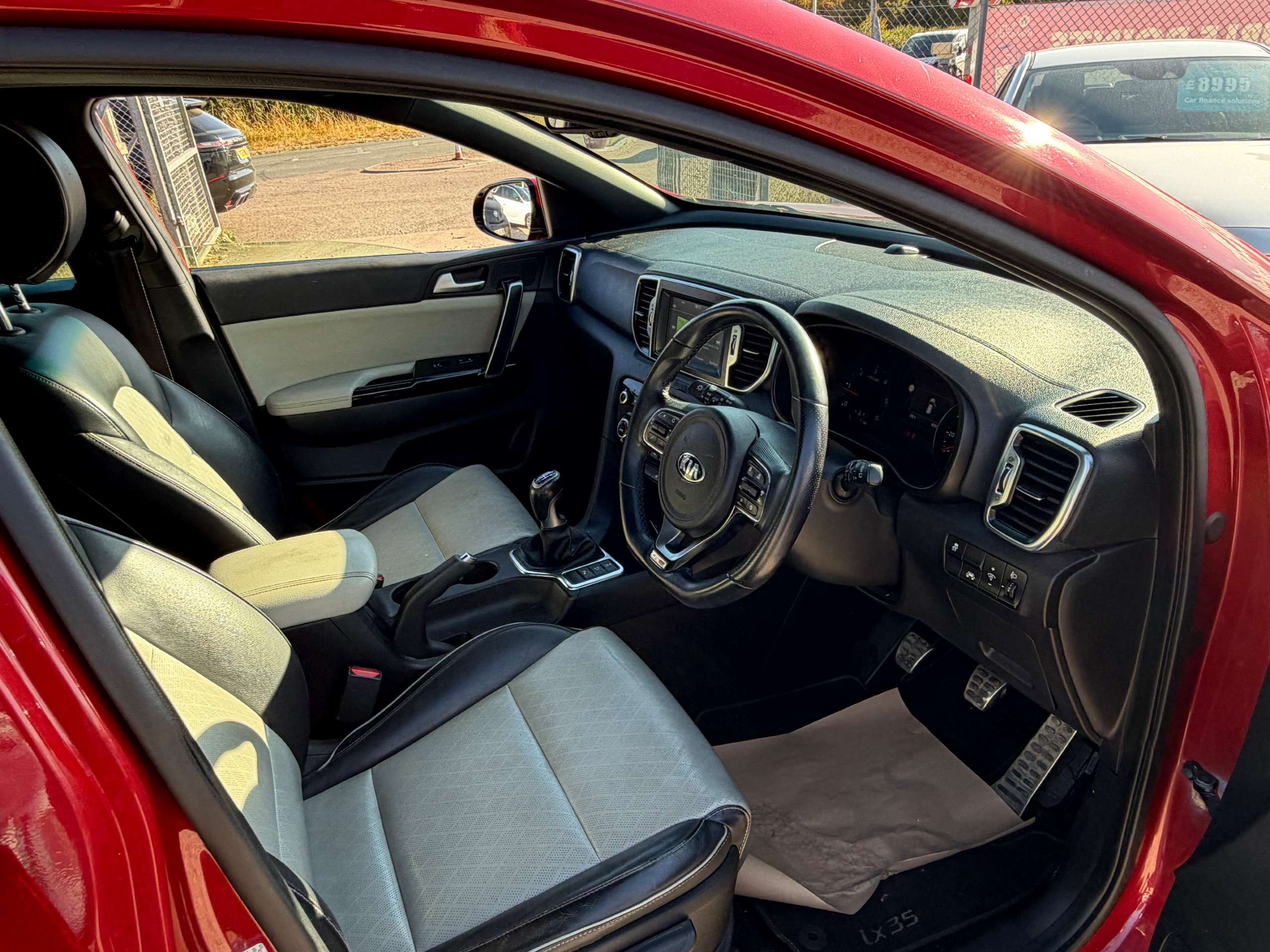 A 2016 KIA SPORTAGE 2.0 CRDi GT-Line SUV 5dr Diesel Manual AWD Euro 6 (134 bhp) A 2016 KIA SPORTAGE 2.0 CRDi GT-Line SUV 5dr Diesel Manual AWD Euro 6 (134 bhp)
