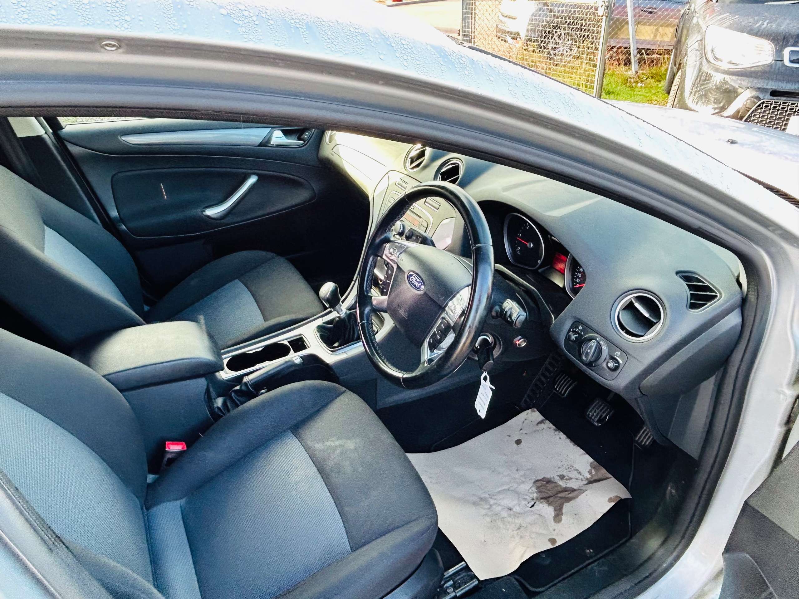 A 2014 FORD MONDEO 1.6 TDCi ECOnetic Edge Estate 5dr Diesel Manual Euro 5 (s/s) (115 ps) A 2014 FORD MONDEO 1.6 TDCi ECOnetic Edge Estate 5dr Diesel Manual Euro 5 (s/s) (115 ps)