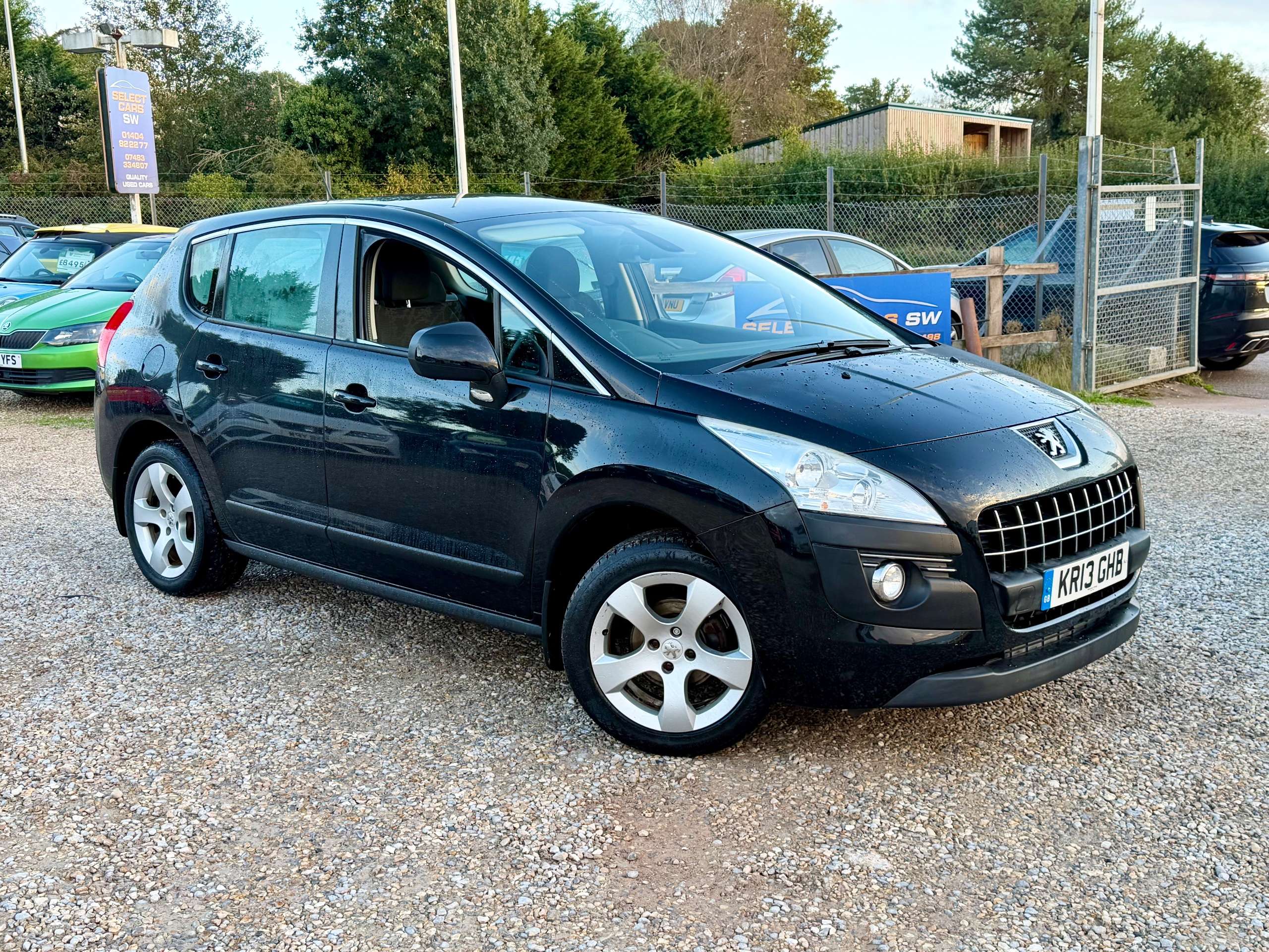 A 2013 PEUGEOT 3008 1.6 HDi Active SUV 5dr Diesel Manual Euro 5 (115 ps) A 2013 PEUGEOT 3008 1.6 HDi Active SUV 5dr Diesel Manual Euro 5 (115 ps)