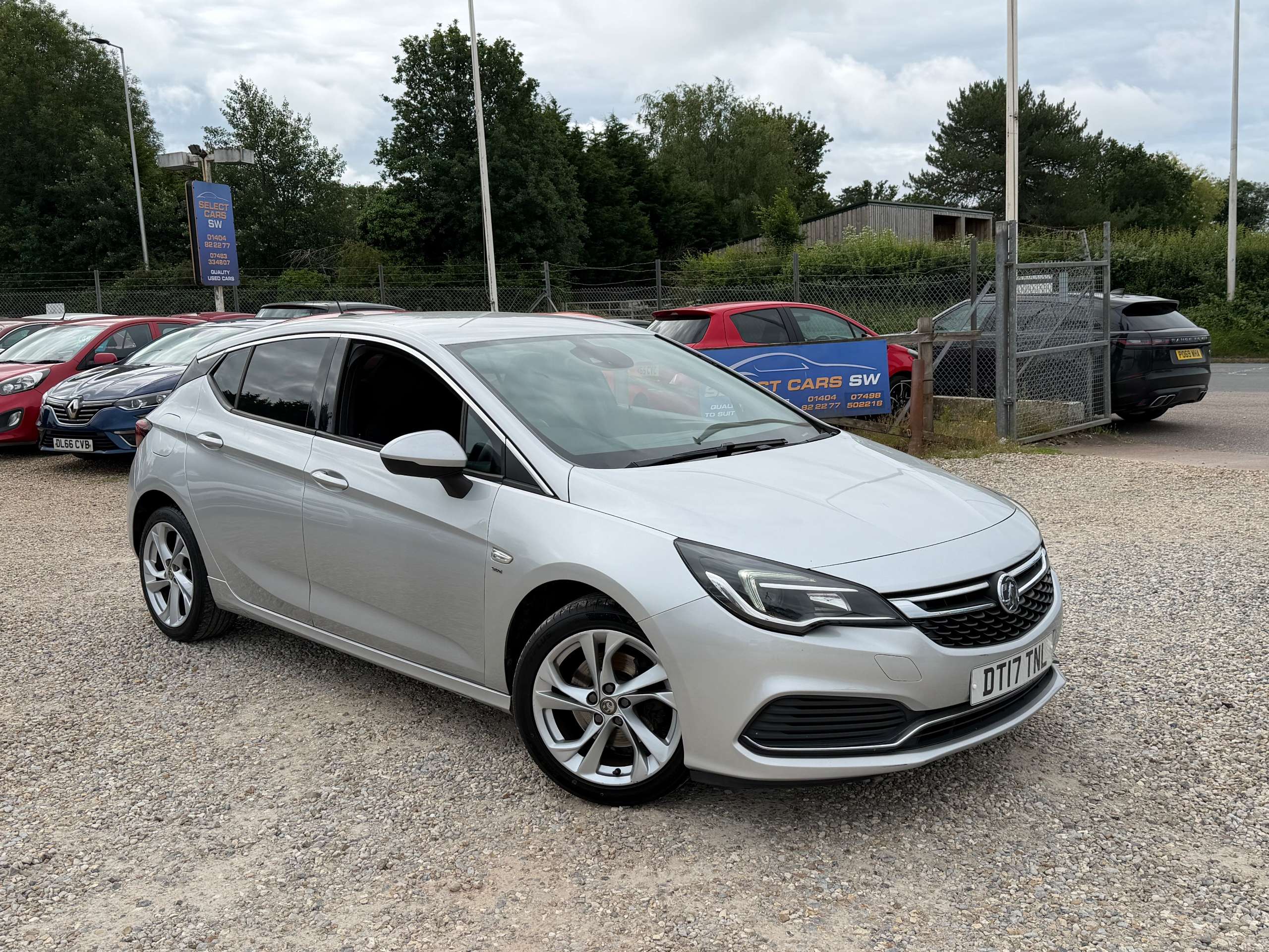 A 2017 VAUXHALL ASTRA 1.6 CDTi BlueInjection SRi VX Line Hatchback 5dr Diesel Manual Euro 6 (s/s) (136 ps) A 2017 VAUXHALL ASTRA 1.6 CDTi BlueInjection SRi VX Line Hatchback 5dr Diesel Manual Euro 6 (s/s) (136 ps)