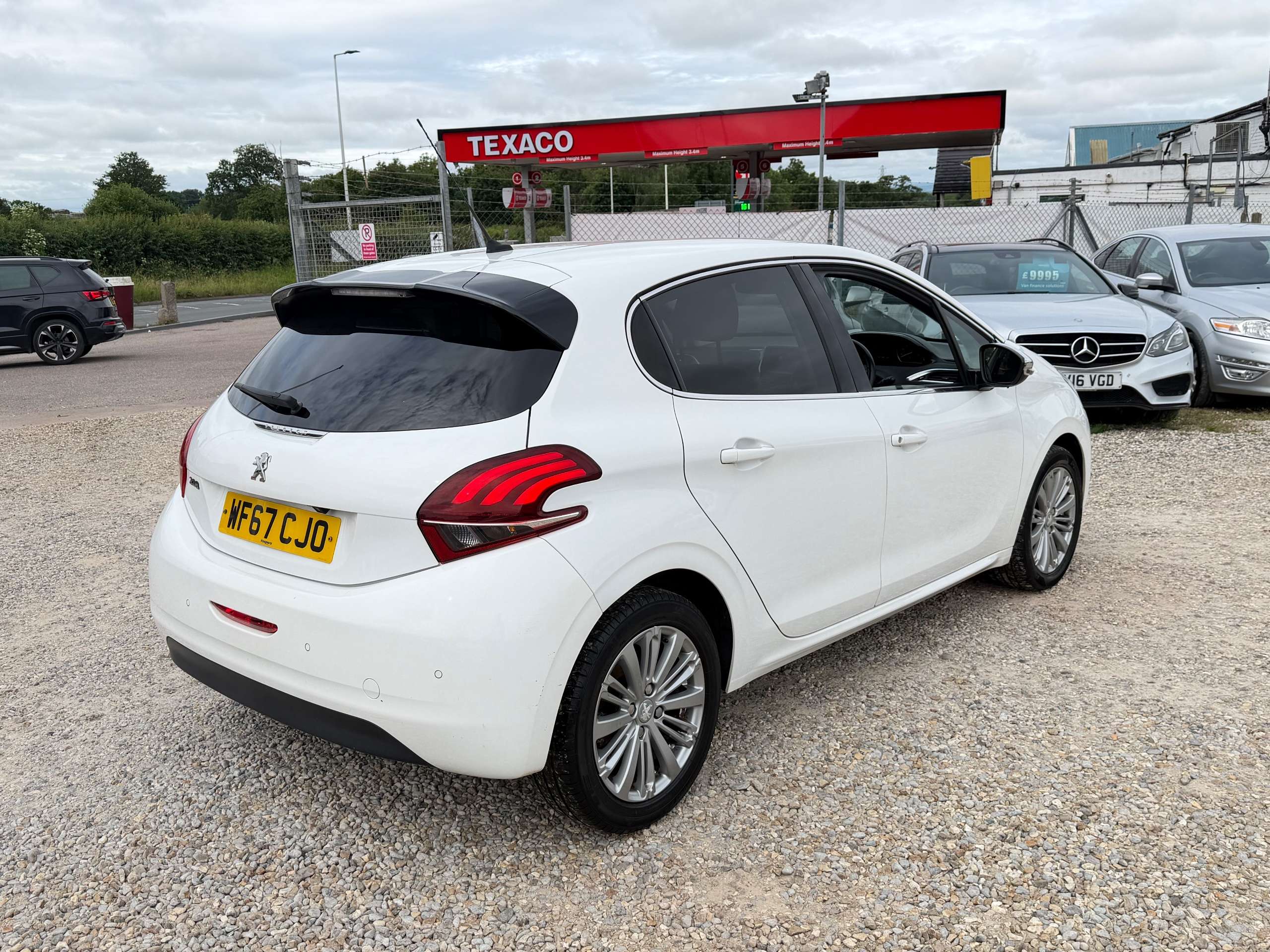 2017 PEUGEOT 208 2017 PEUGEOT 208