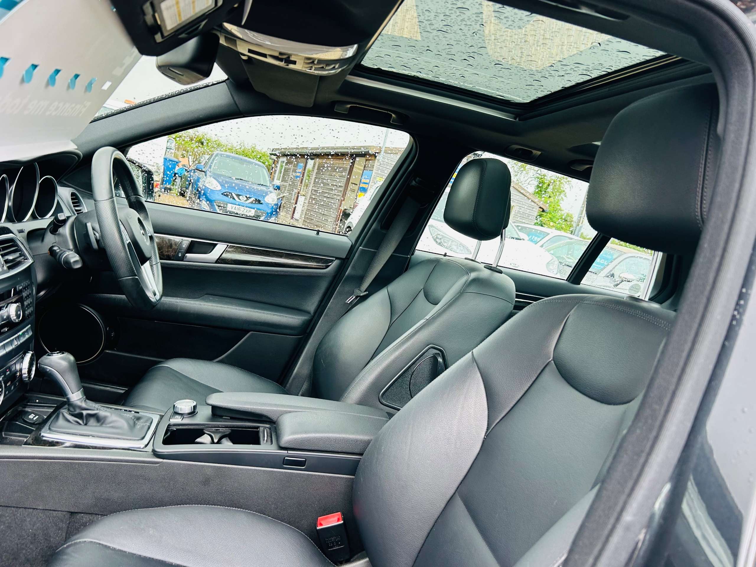 A 2012 MERCEDES-BENZ C CLASS 2.1 C250 CDI BlueEfficiency Sport Estate 5dr Diesel G-Tronic+ Euro 5 (s/s) (204 ps) A 2012 MERCEDES-BENZ C CLASS 2.1 C250 CDI BlueEfficiency Sport Estate 5dr Diesel G-Tronic+ Euro 5 (s/s) (204 ps)