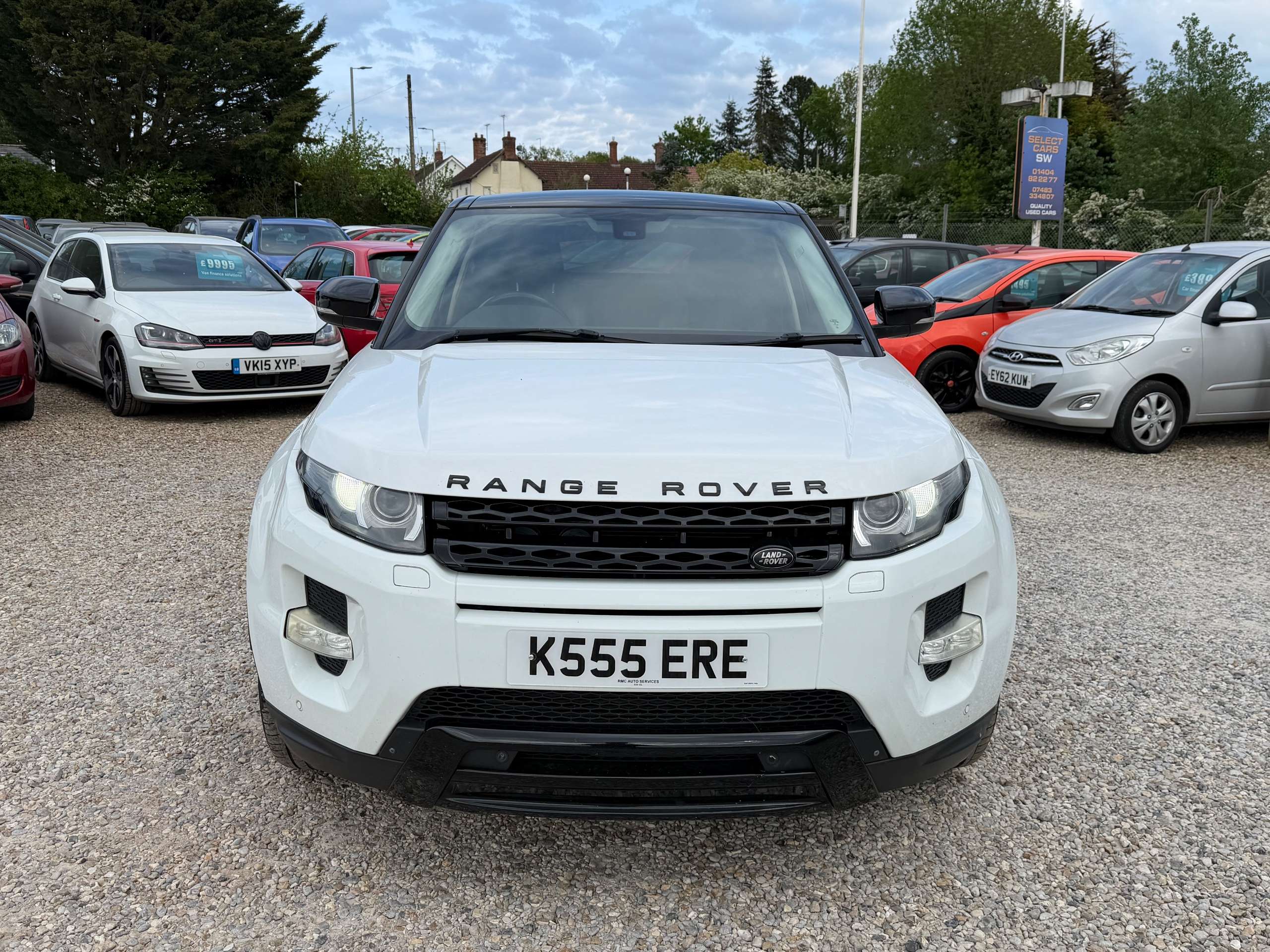 A 2013 LAND ROVER RANGE ROVER EVOQUE 2.2 SD4 Pure Tech SUV 5dr Diesel Auto 4WD Euro 5 (s/s) (190 ps) A 2013 LAND ROVER RANGE ROVER EVOQUE 2.2 SD4 Pure Tech SUV 5dr Diesel Auto 4WD Euro 5 (s/s) (190 ps)