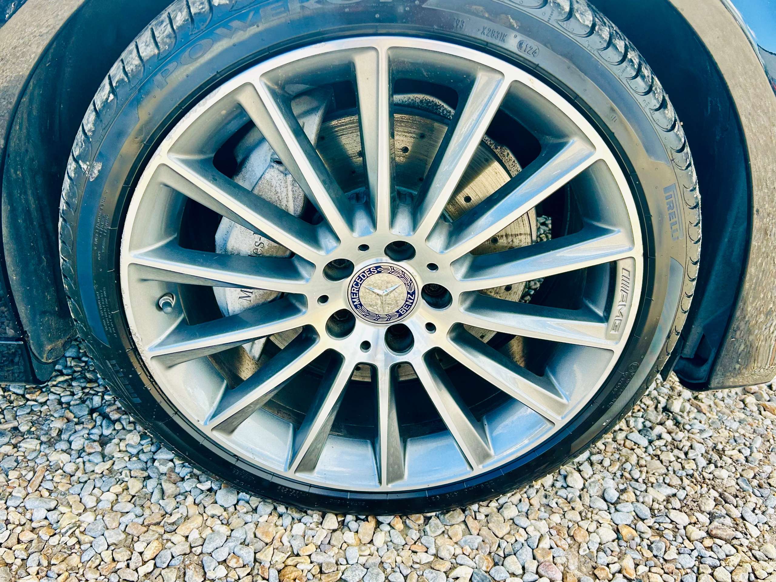 A 2015 MERCEDES-BENZ C CLASS 2.1 C300h BlueTEC AMG Line Estate 5dr Diesel Hybrid G-Tronic+ Euro 6 (s/s) (231 ps) A 2015 MERCEDES-BENZ C CLASS 2.1 C300h BlueTEC AMG Line Estate 5dr Diesel Hybrid G-Tronic+ Euro 6 (s/s) (231 ps)