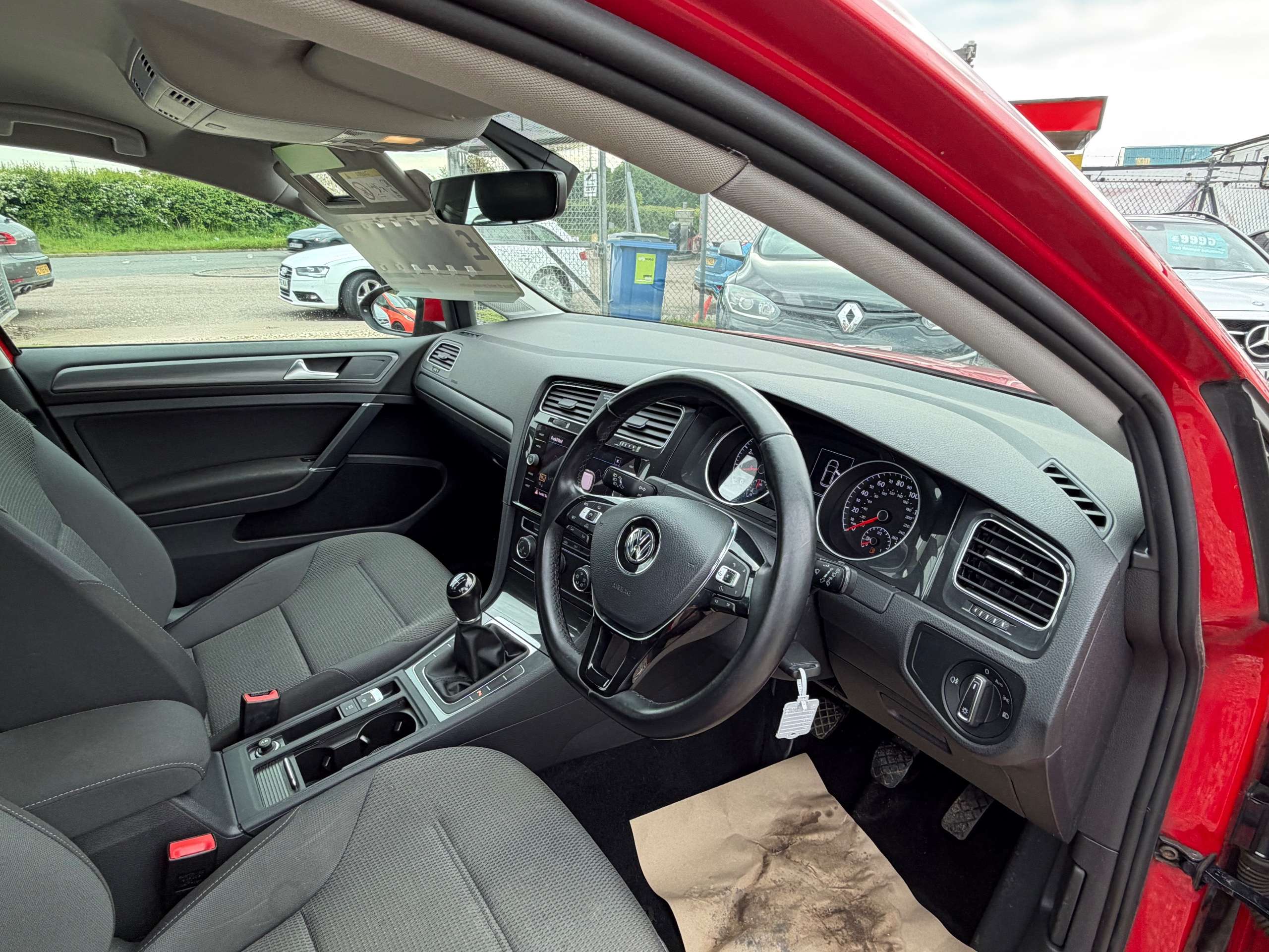 A 2018 VOLKSWAGEN GOLF 1.4 TSI SE Nav Hatchback 5dr Petrol Manual Euro 6 (s/s) (125 ps) A 2018 VOLKSWAGEN GOLF 1.4 TSI SE Nav Hatchback 5dr Petrol Manual Euro 6 (s/s) (125 ps)