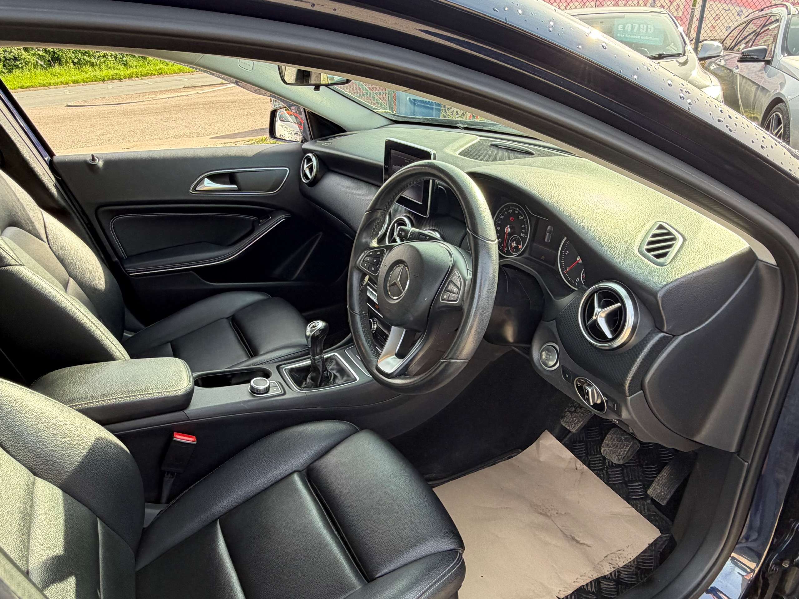 A 2018 MERCEDES-BENZ A CLASS 1.5 A180d SE (Executive) Hatchback 5dr Diesel Manual Euro 6 (s/s) (109 ps) A 2018 MERCEDES-BENZ A CLASS 1.5 A180d SE (Executive) Hatchback 5dr Diesel Manual Euro 6 (s/s) (109 ps)