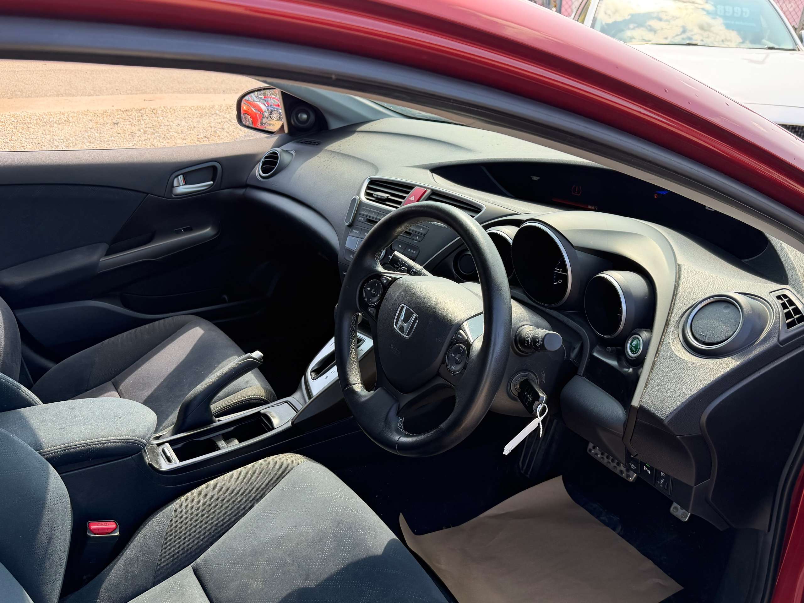 A 2014 HONDA CIVIC 1.8 i-VTEC SE Plus Hatchback 5dr Petrol Auto Euro 5 (142 ps) A 2014 HONDA CIVIC 1.8 i-VTEC SE Plus Hatchback 5dr Petrol Auto Euro 5 (142 ps)
