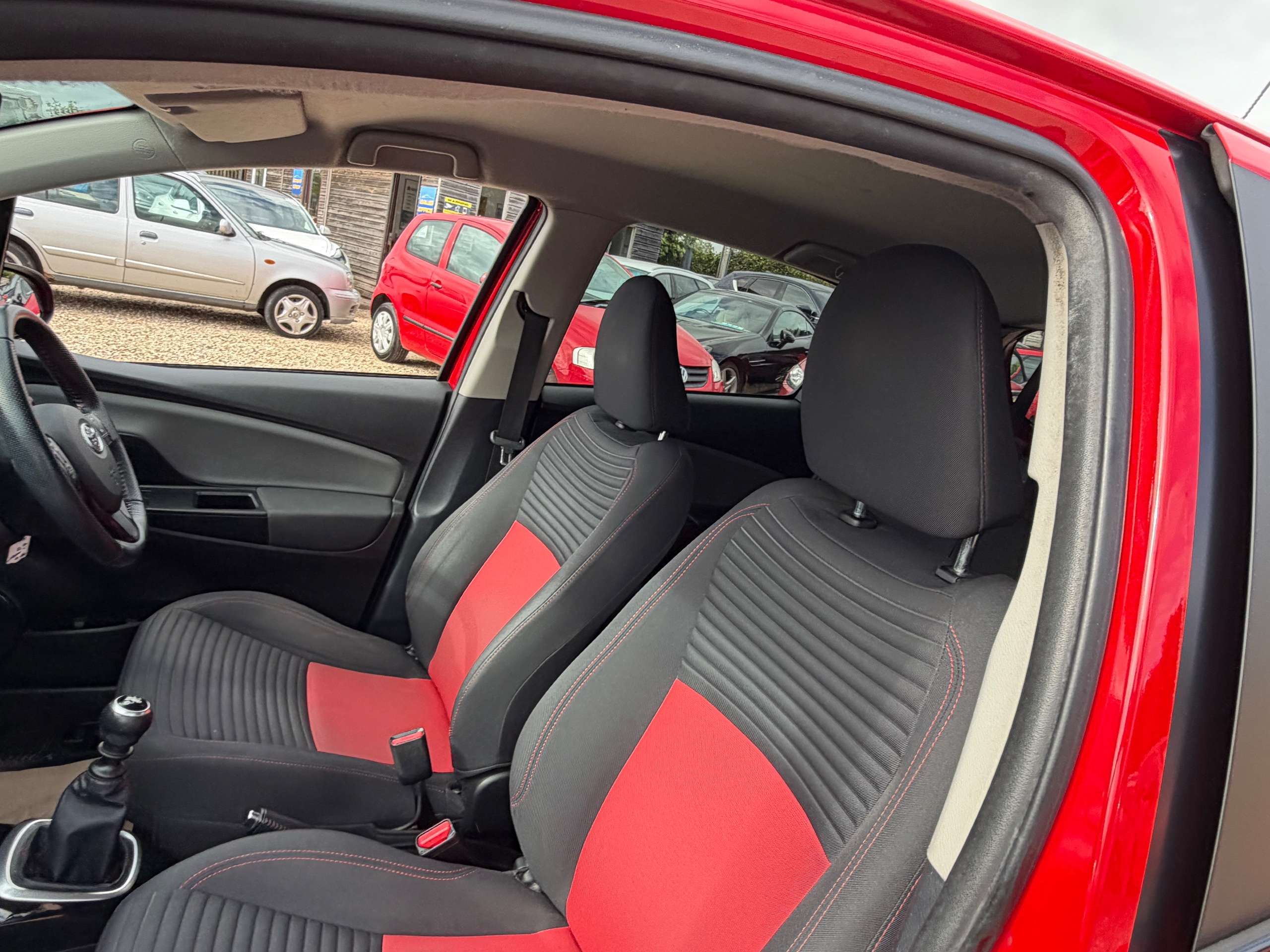 2015 TOYOTA YARIS 2015 TOYOTA YARIS