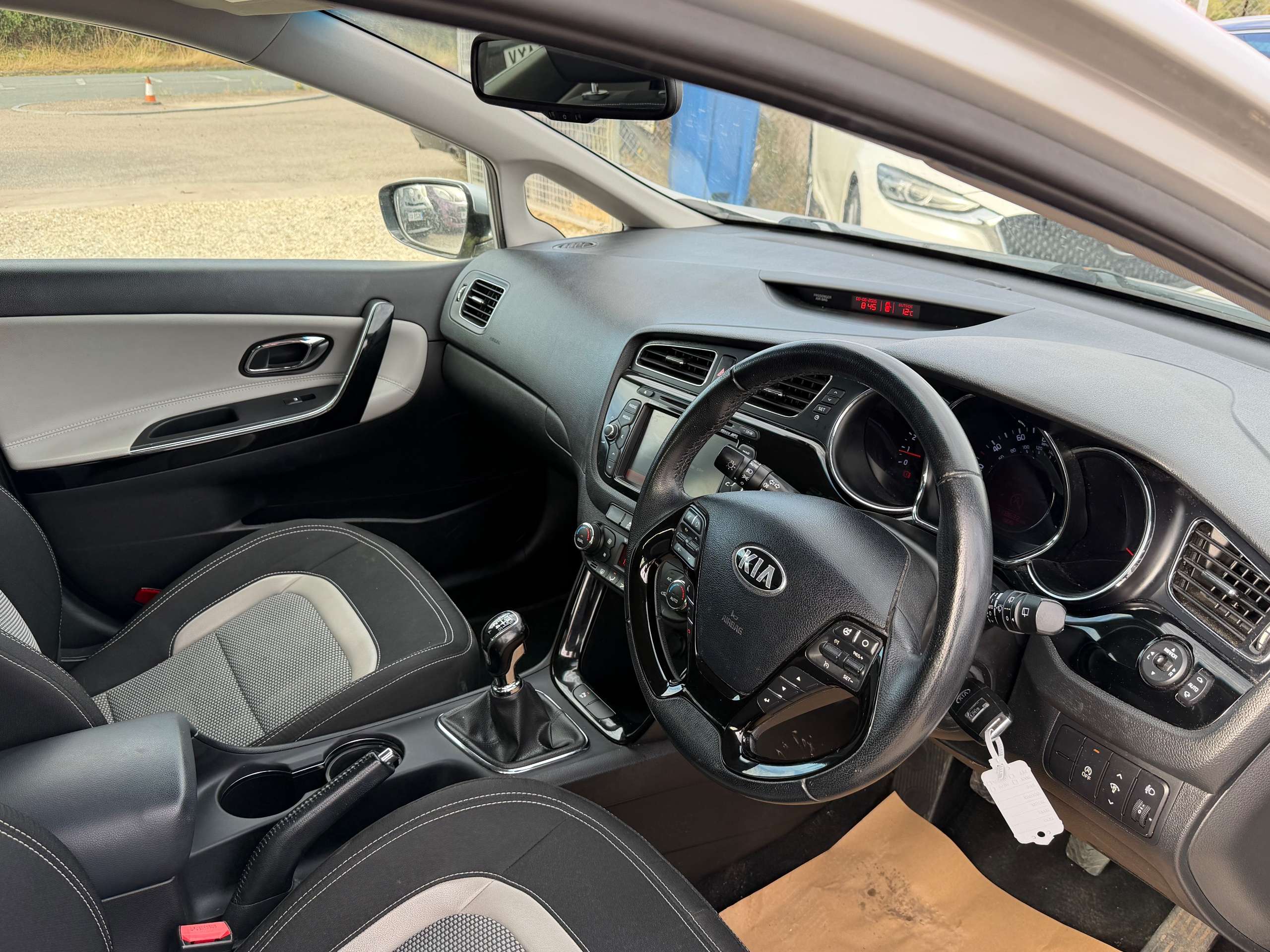 A 2015 KIA CEED 1.6 CRDi EcoDynamics 3 Sportswagon 5dr Diesel Manual Euro 5 (s/s) (126 bhp) A 2015 KIA CEED 1.6 CRDi EcoDynamics 3 Sportswagon 5dr Diesel Manual Euro 5 (s/s) (126 bhp)