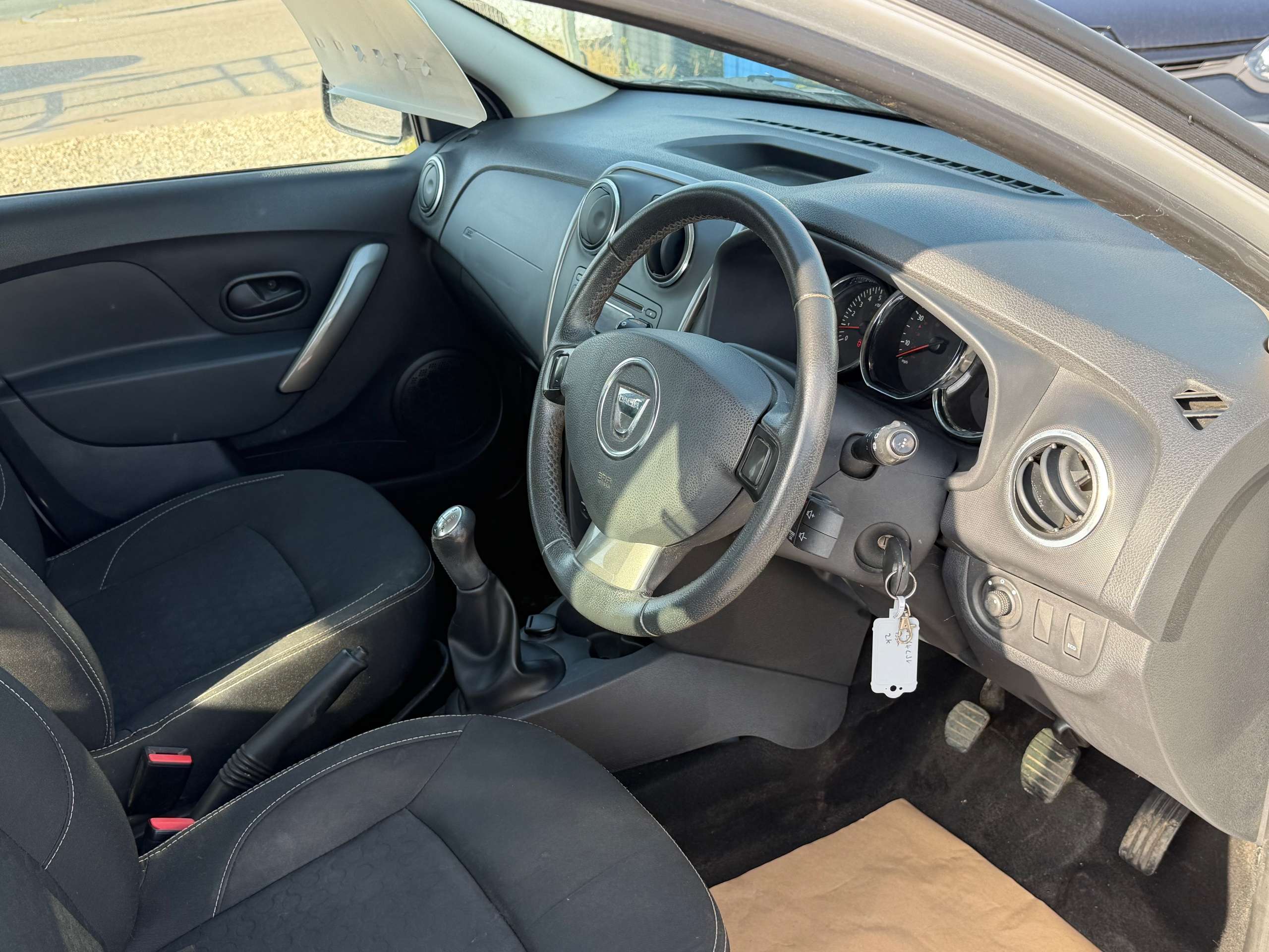 A 2015 DACIA SANDERO 1.5 dCi Laureate Hatchback 5dr Diesel Manual Euro 5 (90 ps) A 2015 DACIA SANDERO 1.5 dCi Laureate Hatchback 5dr Diesel Manual Euro 5 (90 ps)