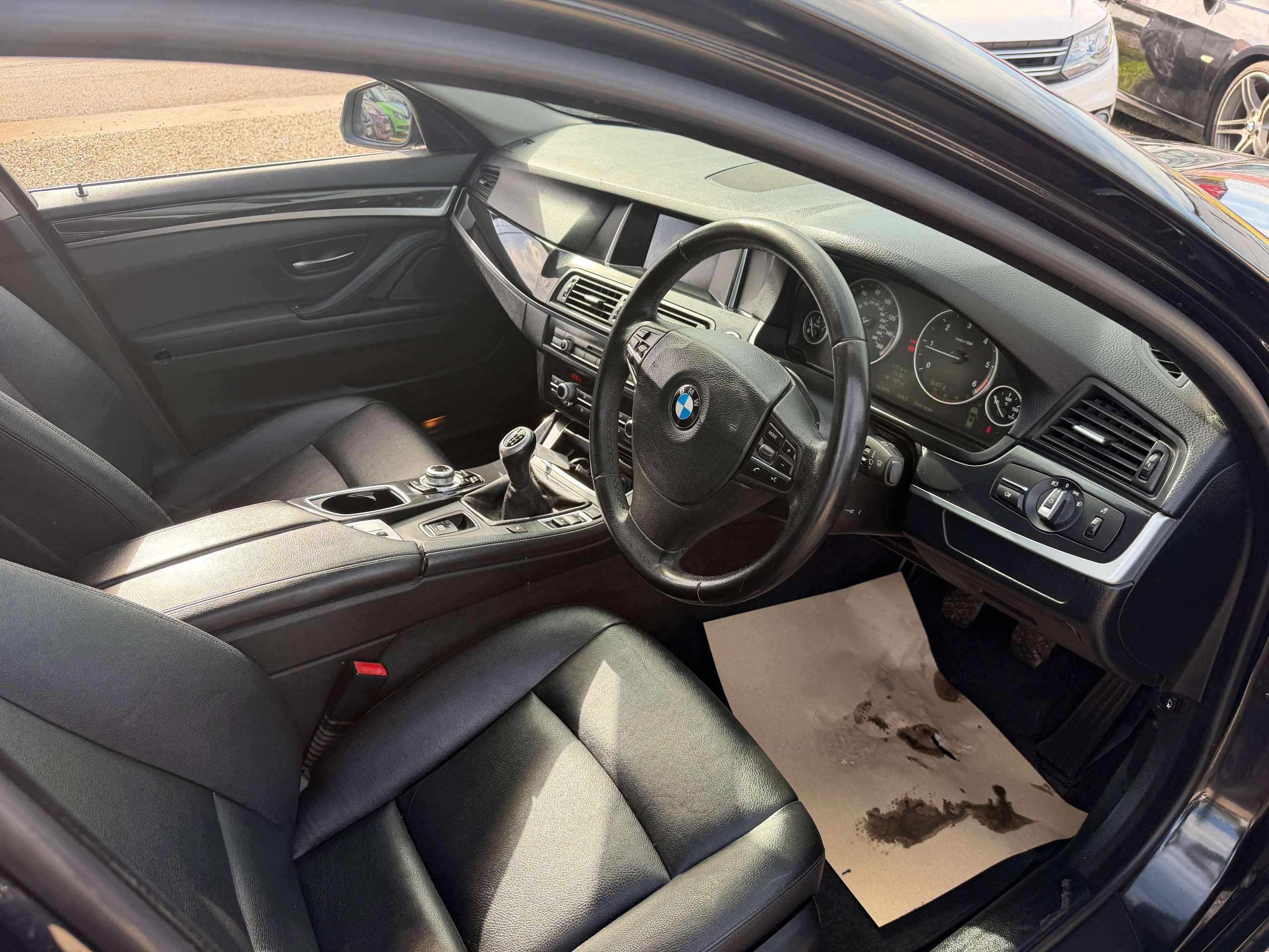A 2013 BMW 5 SERIES 2.0 520d SE Touring 5dr Diesel Manual Euro 6 (s/s) (184 ps) A 2013 BMW 5 SERIES 2.0 520d SE Touring 5dr Diesel Manual Euro 6 (s/s) (184 ps)