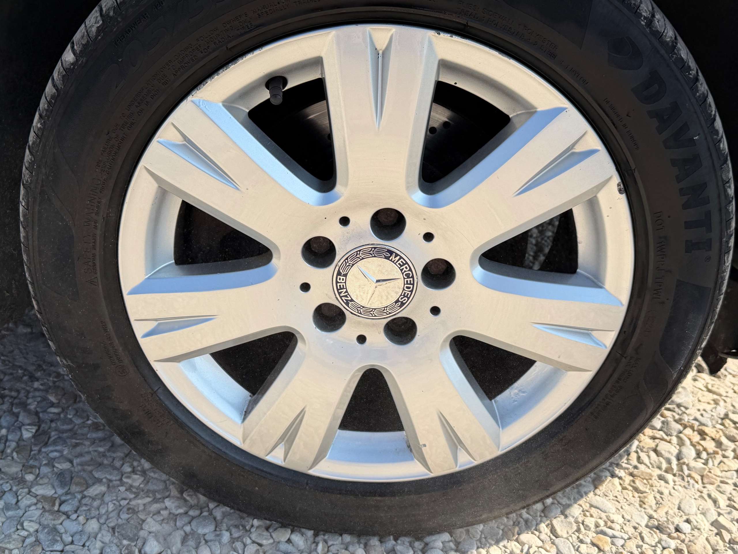 A 2011 MERCEDES-BENZ C CLASS 2.1 C220 CDI BlueEfficiency Executive SE Estate 5dr Diesel Auto Euro 5 (170 ps) A 2011 MERCEDES-BENZ C CLASS 2.1 C220 CDI BlueEfficiency Executive SE Estate 5dr Diesel Auto Euro 5 (170 ps)