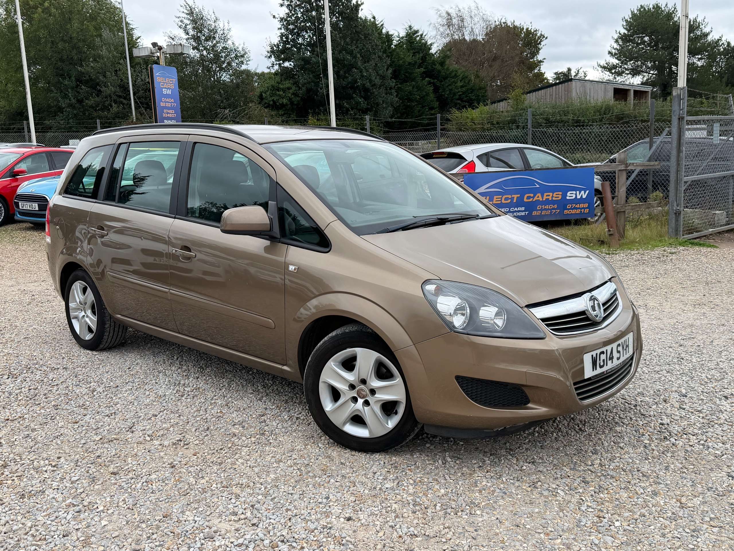 A 2014 VAUXHALL ZAFIRA 1.8 16V Exclusiv MPV 5dr Petrol Manual Euro 5 (120 ps) A 2014 VAUXHALL ZAFIRA 1.8 16V Exclusiv MPV 5dr Petrol Manual Euro 5 (120 ps)