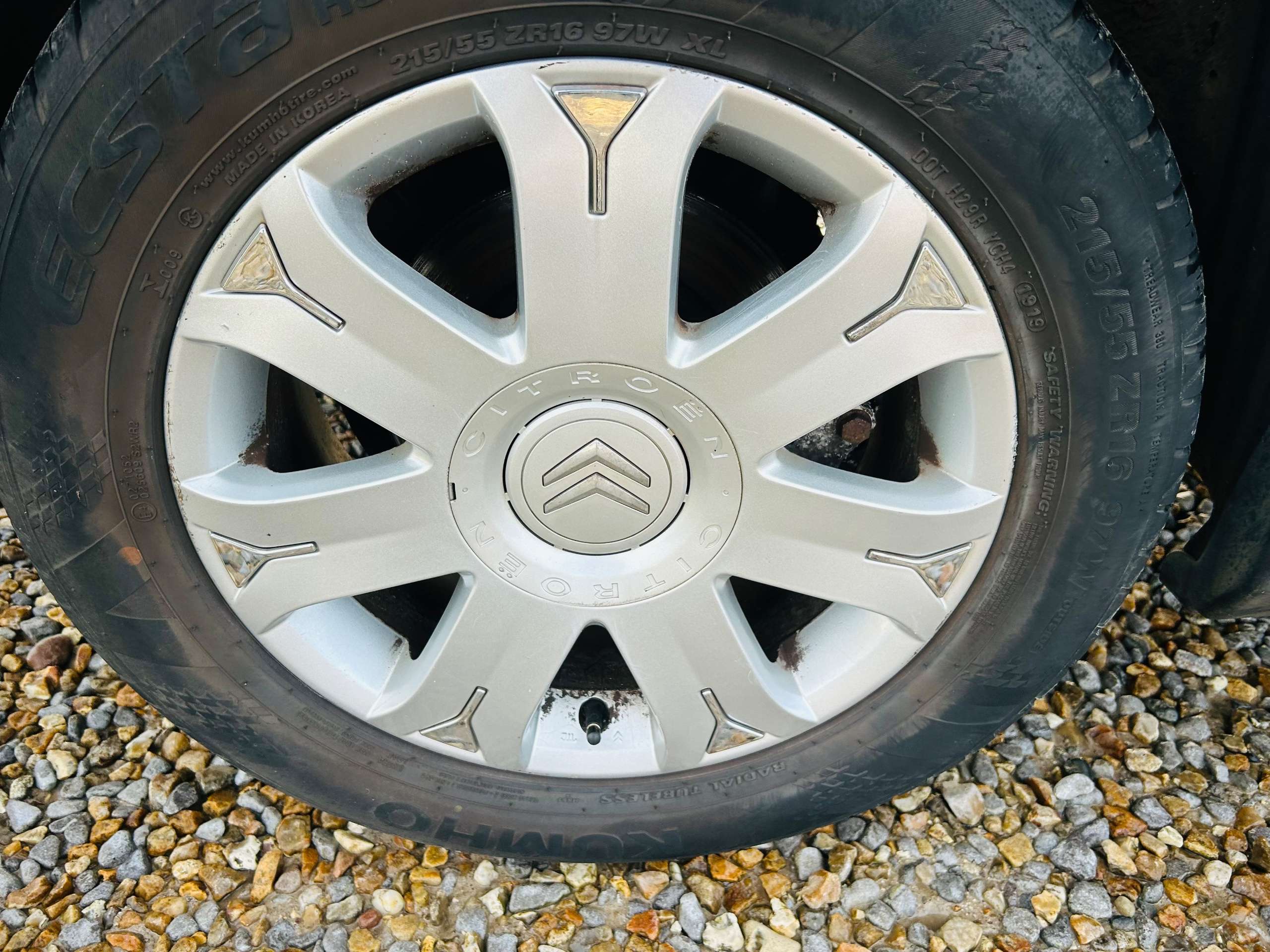 A 2006 CITROEN C5 2.2 HDi 16V VTX+ Hatchback 5dr Diesel Manual (160 g/km, 168 bhp) A 2006 CITROEN C5 2.2 HDi 16V VTX+ Hatchback 5dr Diesel Manual (160 g/km, 168 bhp)