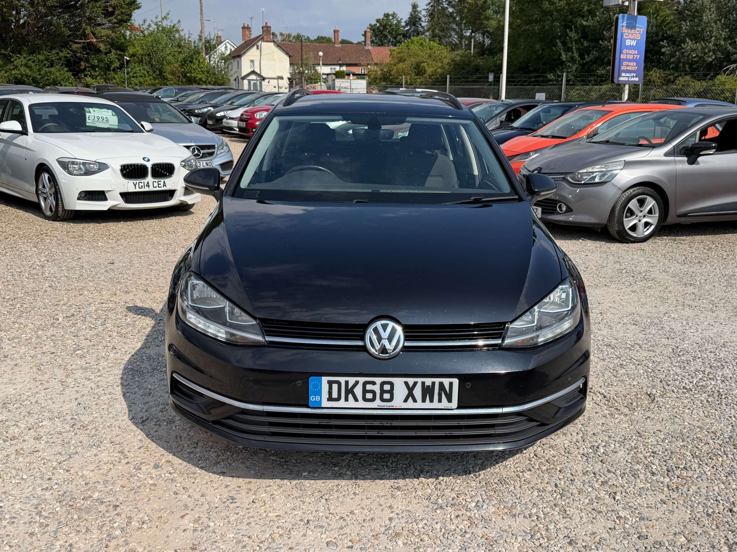 A 2018 VOLKSWAGEN GOLF 1.6 TDI SE Nav Estate 5dr Diesel Manual Euro 6 (s/s) (115 ps) A 2018 VOLKSWAGEN GOLF 1.6 TDI SE Nav Estate 5dr Diesel Manual Euro 6 (s/s) (115 ps)