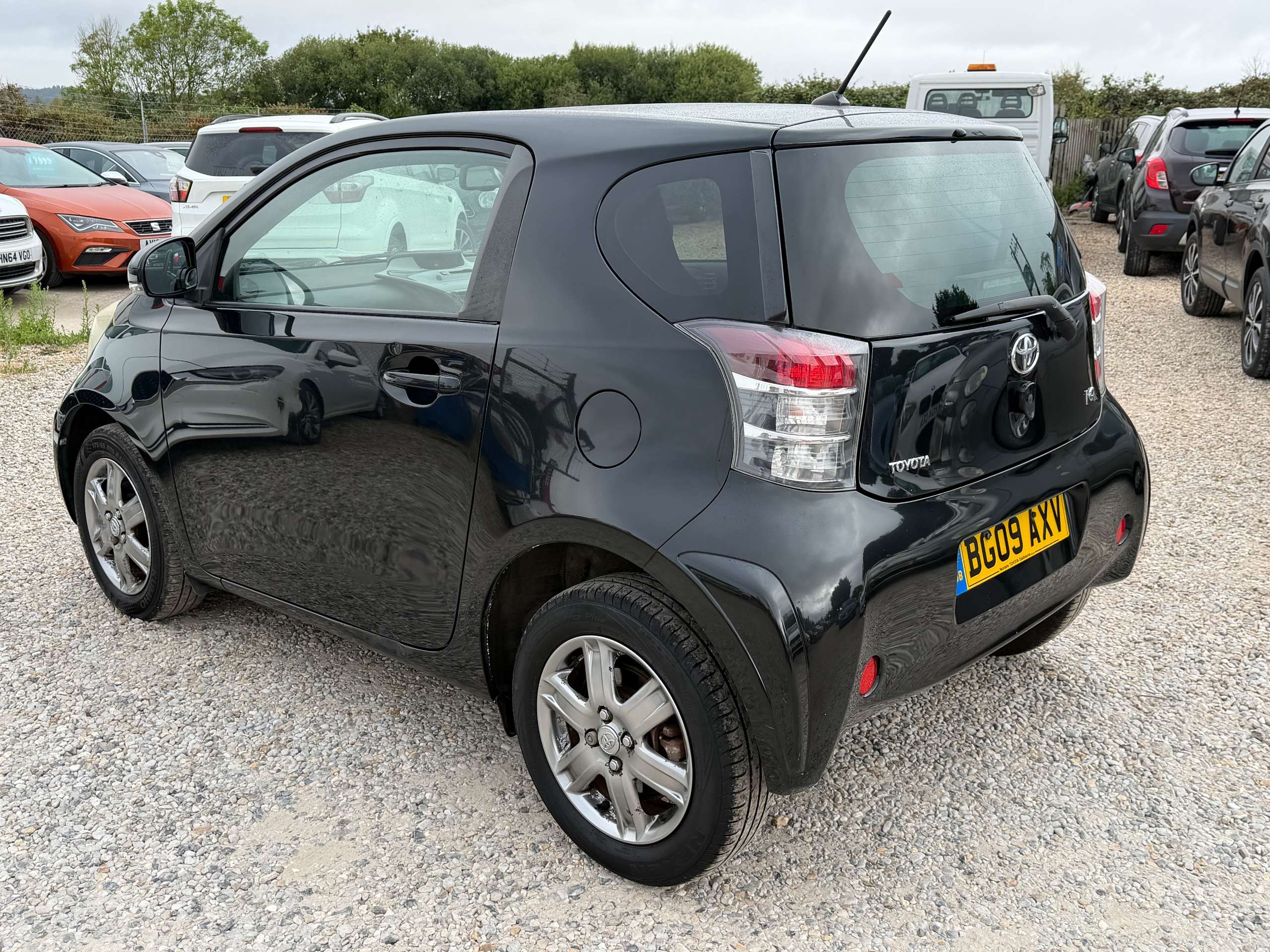 2009 TOYOTA IQ 2009 TOYOTA IQ
