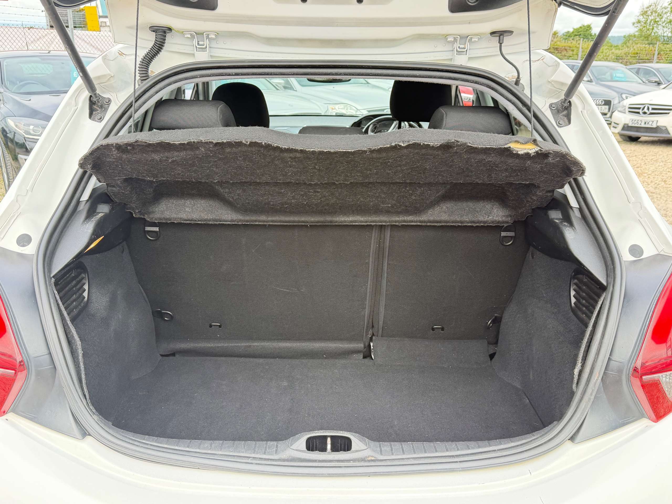 2017 PEUGEOT 208 2017 PEUGEOT 208