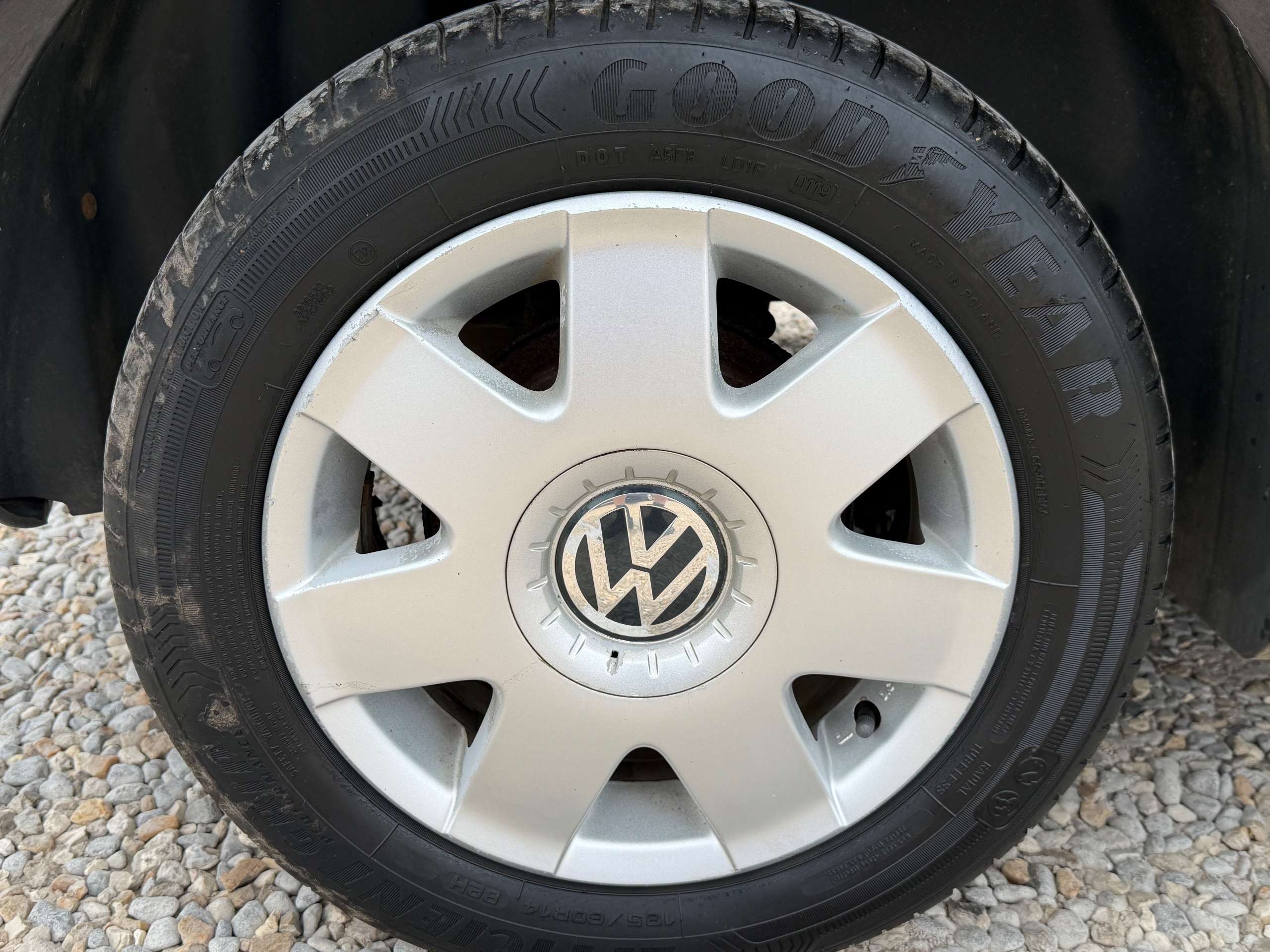 A 2005 VOLKSWAGEN POLO 1.2 Twist Hatchback 3dr Petrol Manual (144 g/km, 65 bhp) A 2005 VOLKSWAGEN POLO 1.2 Twist Hatchback 3dr Petrol Manual (144 g/km, 65 bhp)