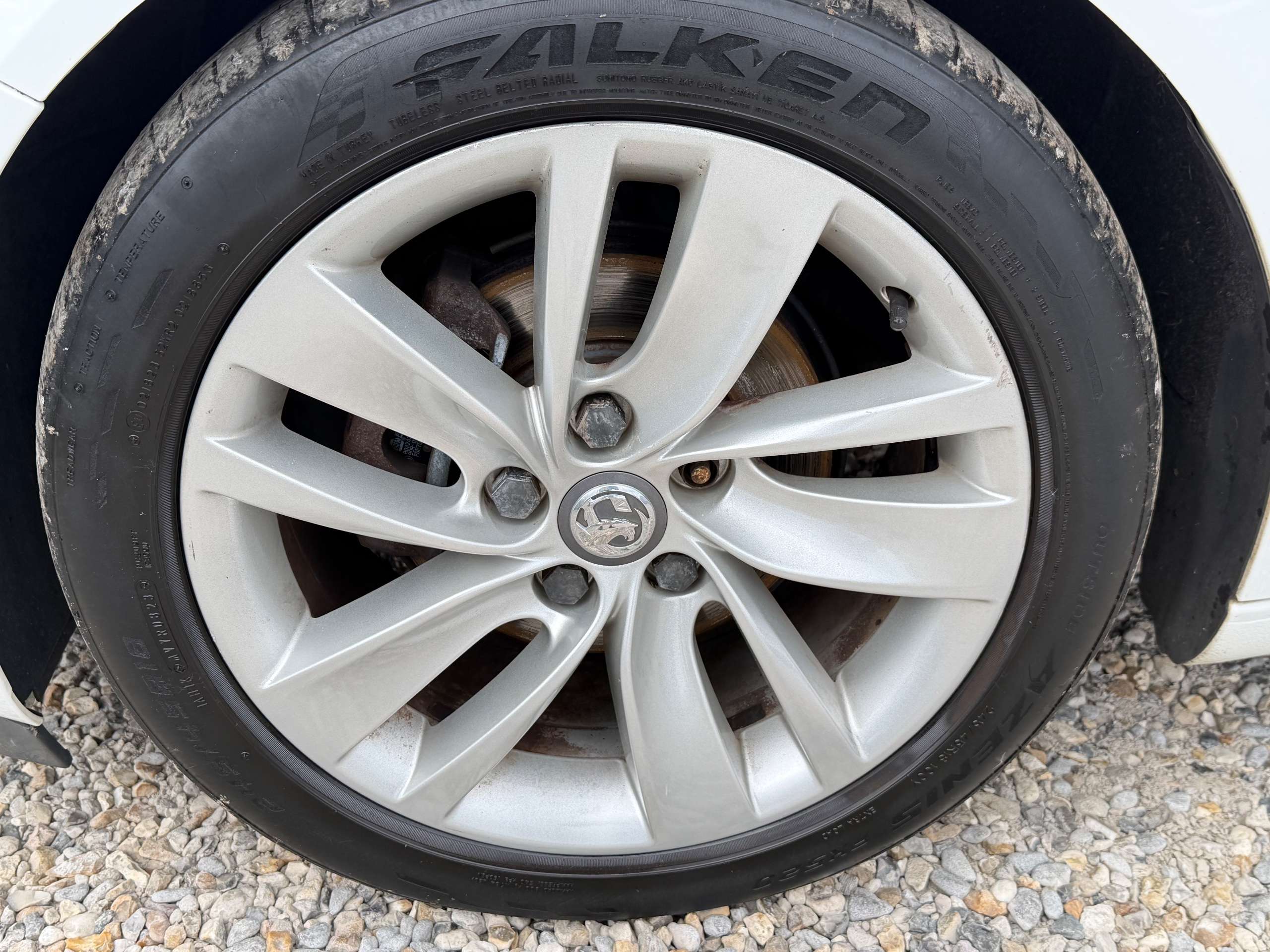 A 2014 VAUXHALL INSIGNIA 2.0 CDTi ecoFLEX SRi Nav Hatchback 5dr Diesel Manual Euro 5 (s/s) (163 ps) A 2014 VAUXHALL INSIGNIA 2.0 CDTi ecoFLEX SRi Nav Hatchback 5dr Diesel Manual Euro 5 (s/s) (163 ps)