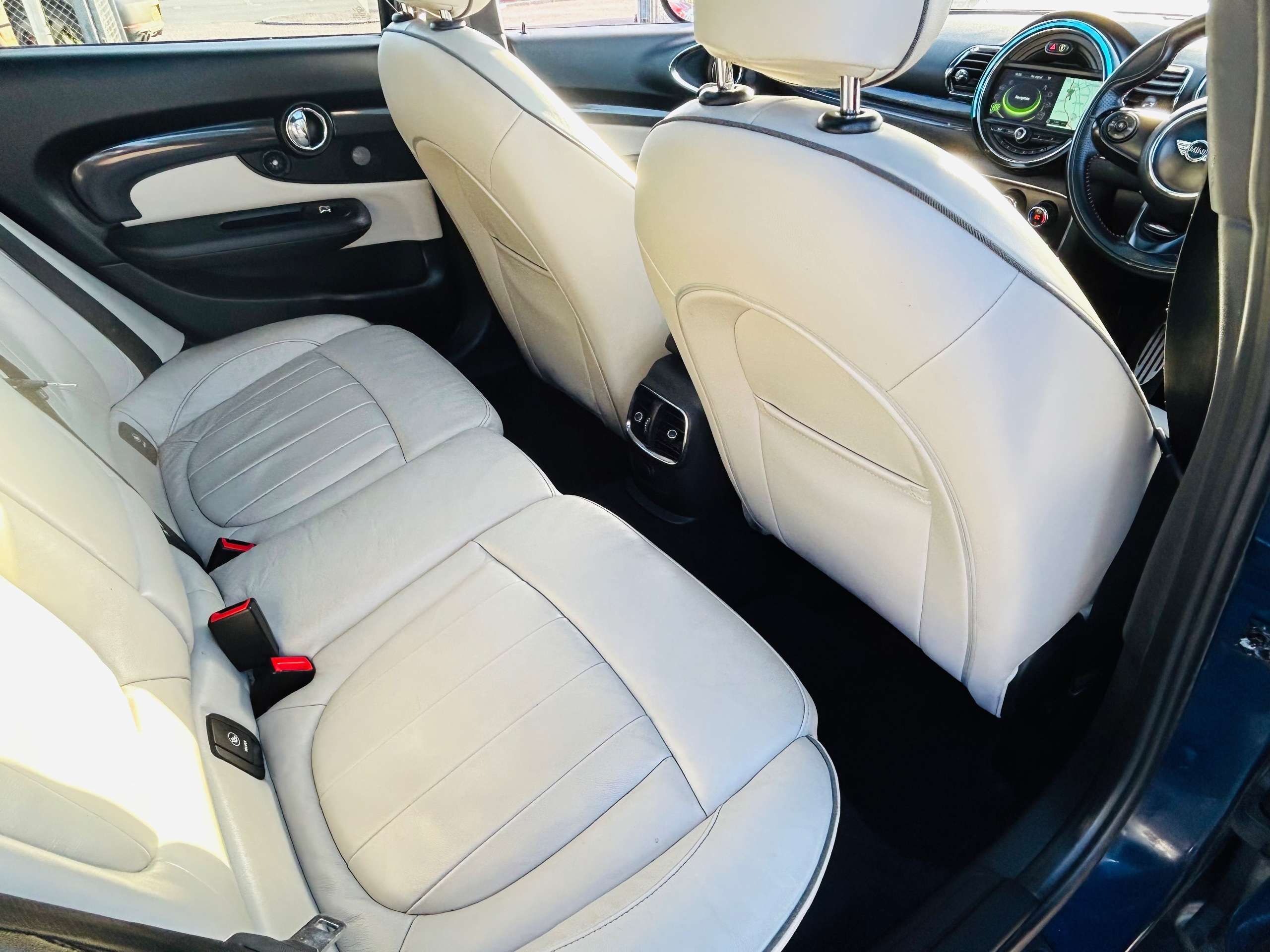 2016 MINI CLUBMAN 2016 MINI CLUBMAN