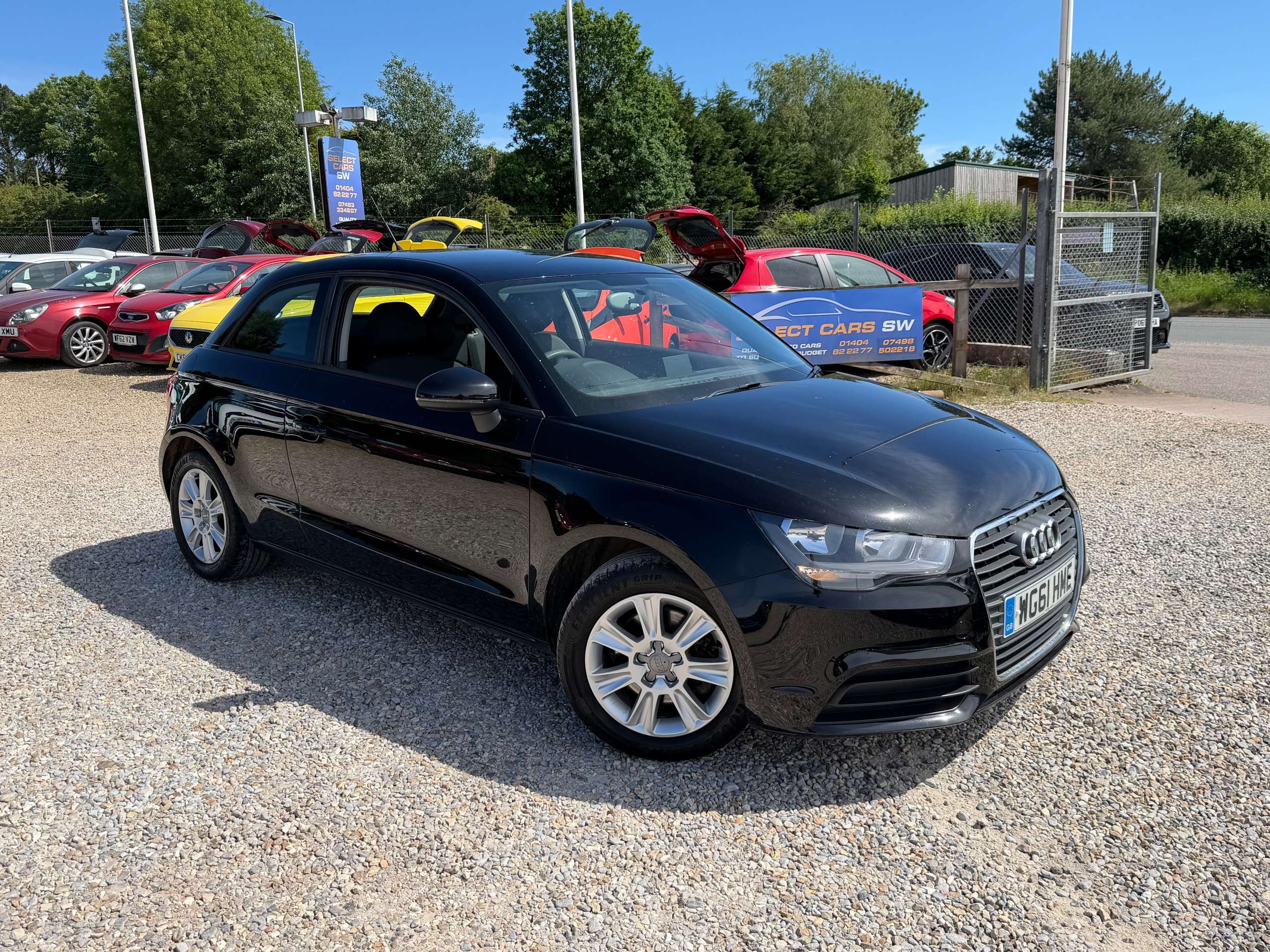 A 2012 AUDI A1 1.6 TDI SE Hatchback 3dr Diesel Manual Euro 5 (s/s) (105 ps) A 2012 AUDI A1 1.6 TDI SE Hatchback 3dr Diesel Manual Euro 5 (s/s) (105 ps)