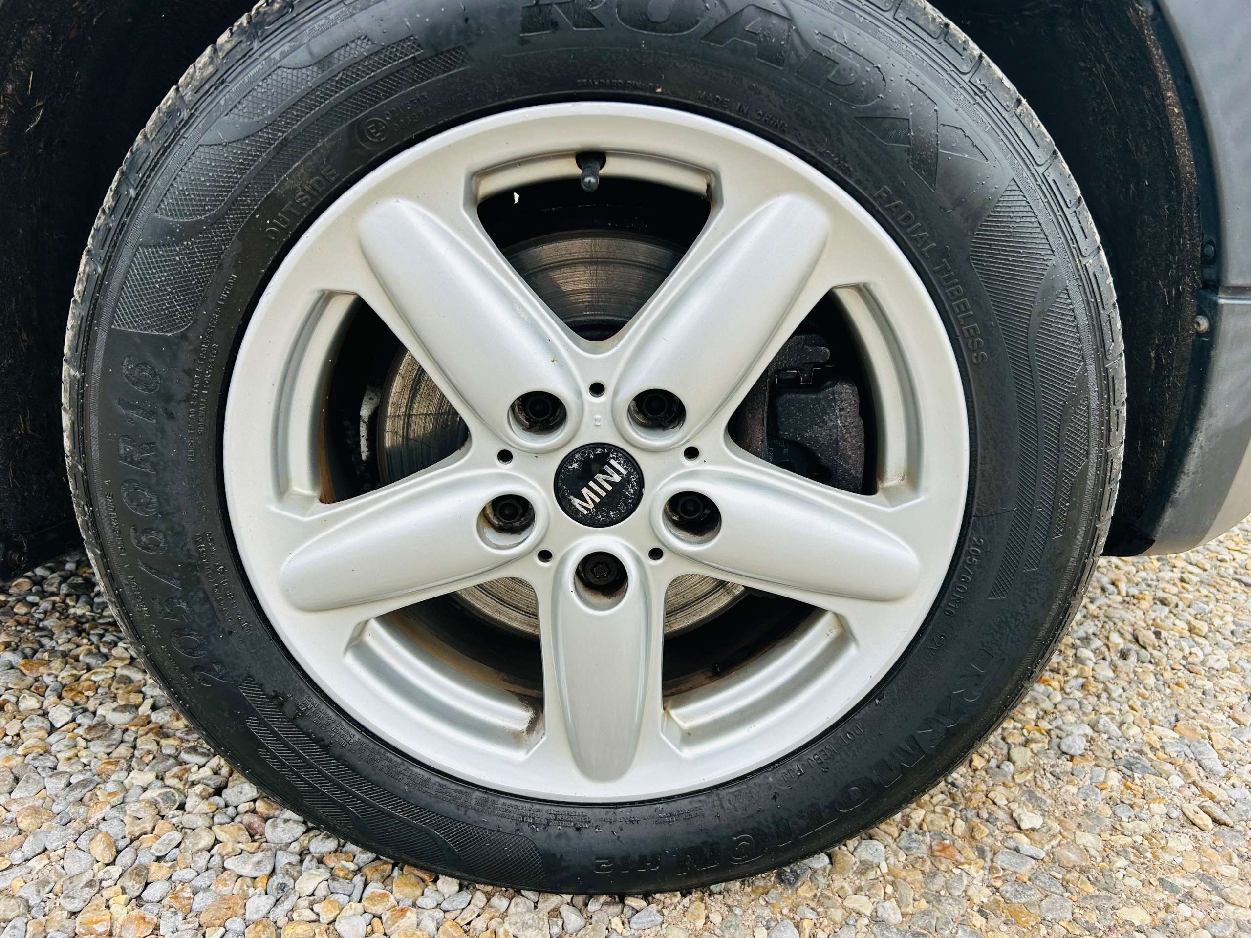 A 2011 MINI COUNTRYMAN 2.0 Cooper D SUV 5dr Diesel Auto ALL4 Euro 5 (112 ps) A 2011 MINI COUNTRYMAN 2.0 Cooper D SUV 5dr Diesel Auto ALL4 Euro 5 (112 ps)