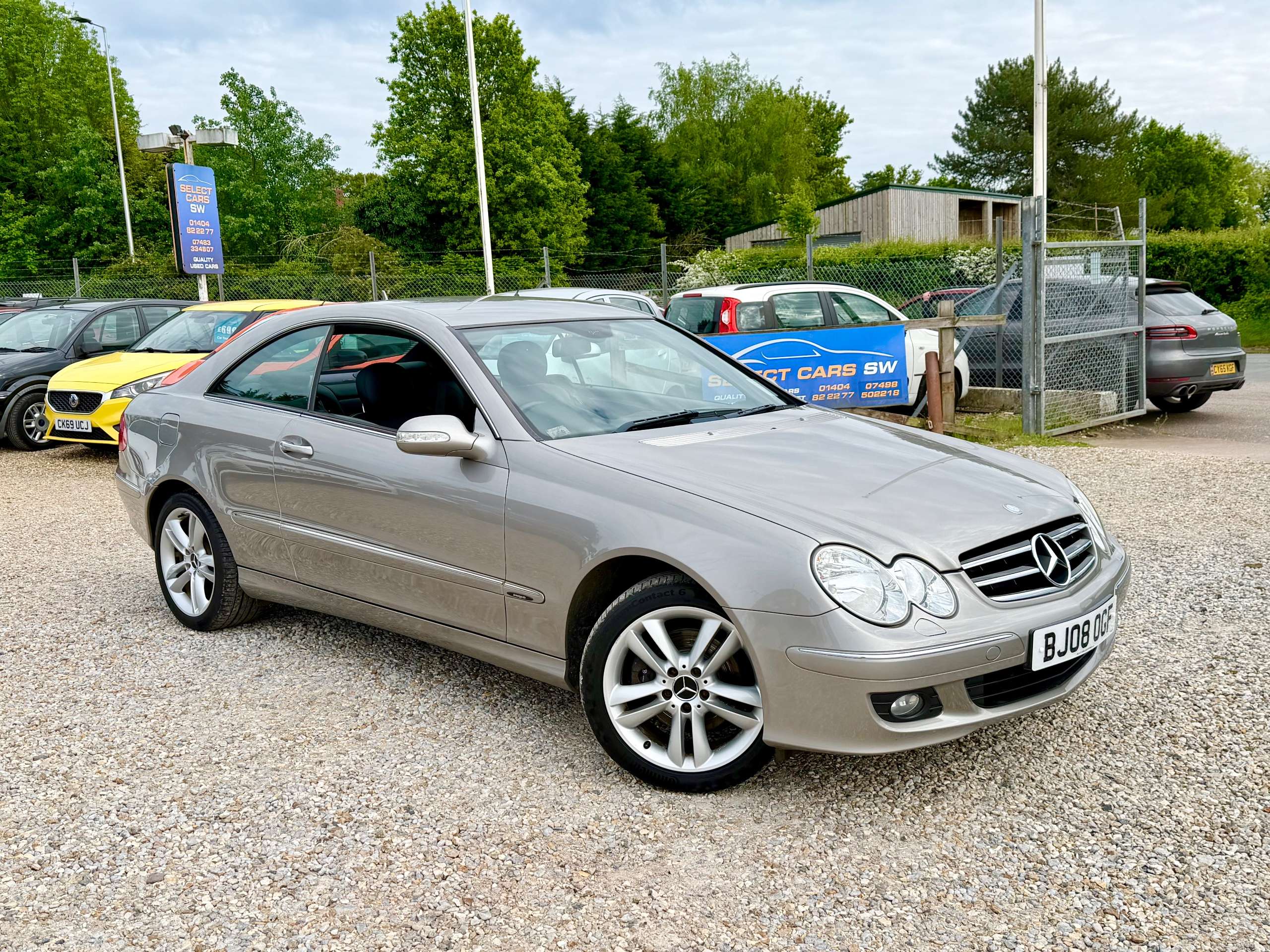 A 2008 MERCEDES-BENZ CLK 1.8 CLK200 Kompressor Avantgarde Coupe 2dr Petrol Automatic (200 g/km, 184 bhp) A 2008 MERCEDES-BENZ CLK 1.8 CLK200 Kompressor Avantgarde Coupe 2dr Petrol Automatic (200 g/km, 184 bhp)