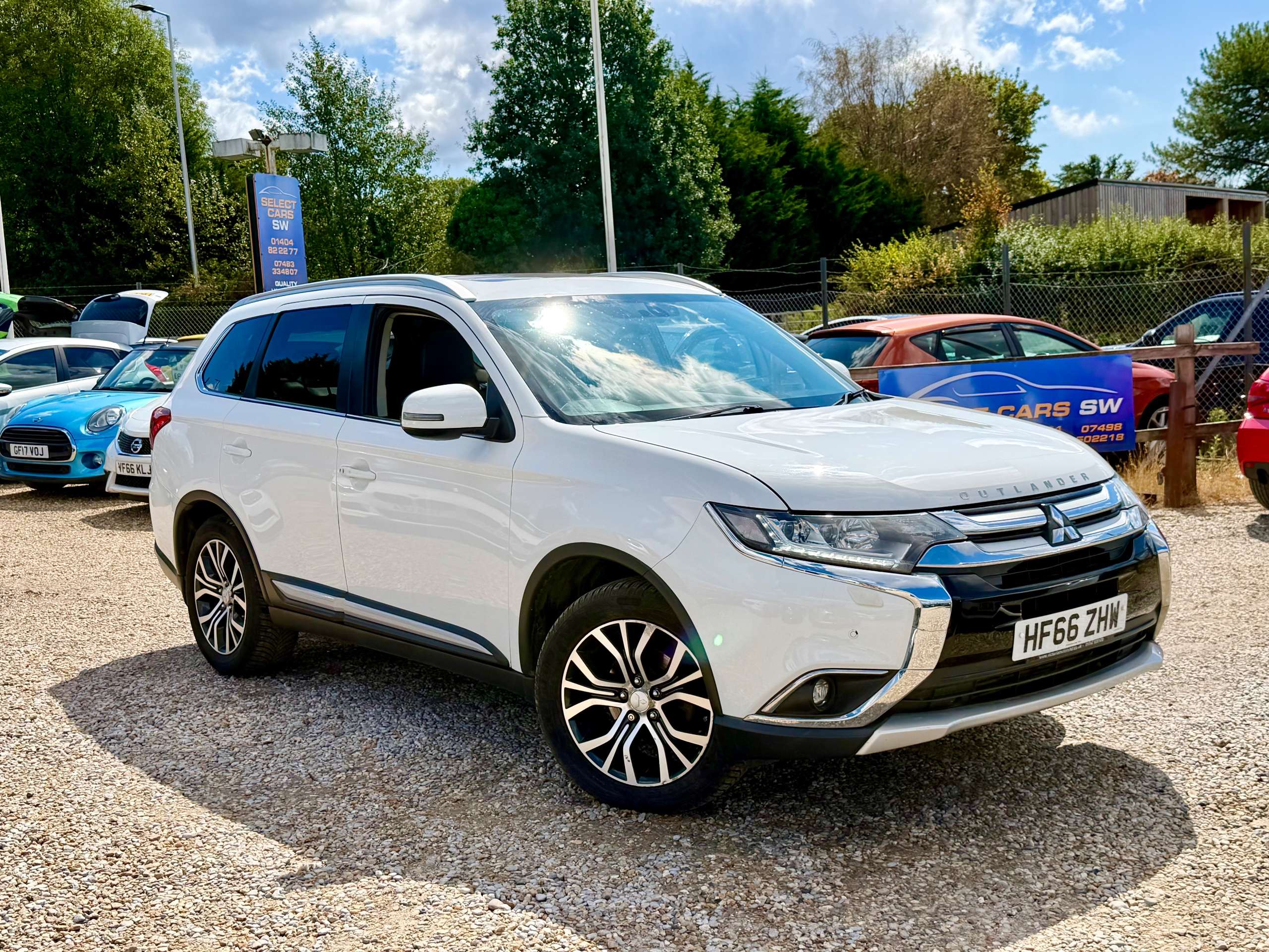 A 2016 MITSUBISHI OUTLANDER 2.2 DI-D 4 SUV 5dr Diesel Manual 4WD Euro 6 (s/s) (147 ps) A 2016 MITSUBISHI OUTLANDER 2.2 DI-D 4 SUV 5dr Diesel Manual 4WD Euro 6 (s/s) (147 ps)