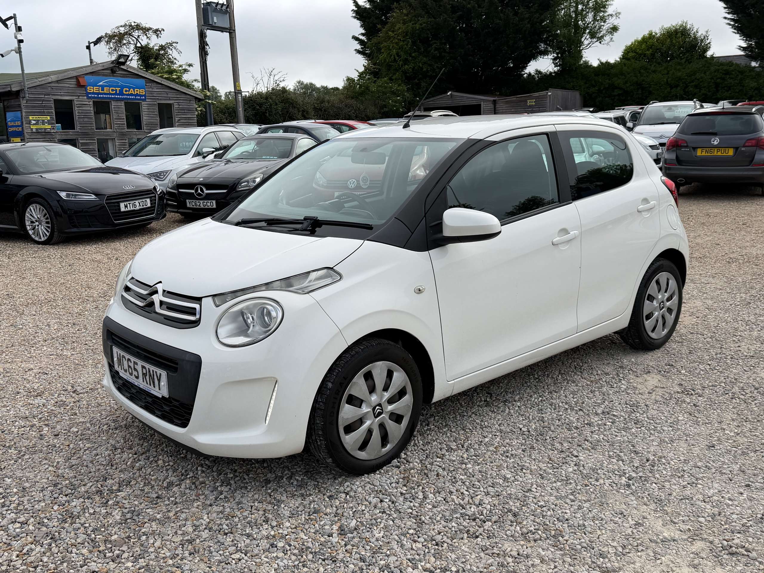 A 2016 CITROEN C1 1.0 VTi Feel Hatchback 5dr Petrol Manual Euro 6 (68 ps) A 2016 CITROEN C1 1.0 VTi Feel Hatchback 5dr Petrol Manual Euro 6 (68 ps)