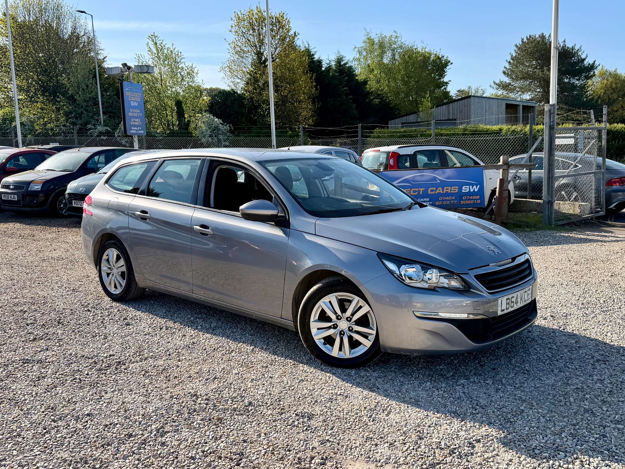 A 2015 PEUGEOT 308 SW 1.6 HDi Active Estate 5dr Diesel Manual Euro 5 (92 ps) A 2015 PEUGEOT 308 SW 1.6 HDi Active Estate 5dr Diesel Manual Euro 5 (92 ps)