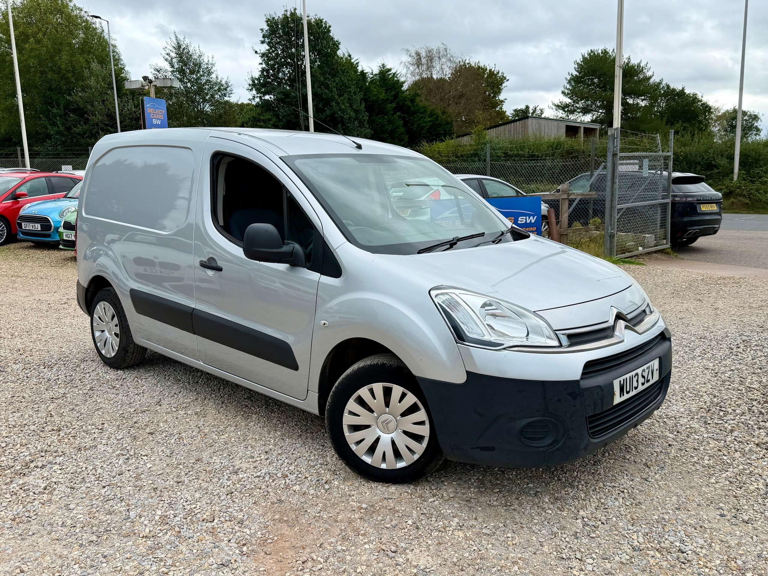 A 2013 CITROEN BERLINGO 1.6 HDi 625 Enterprise Panel Van 5dr Diesel Manual L1 (Euro 5) (133 g/km, 75 bhp) A 2013 CITROEN BERLINGO 1.6 HDi 625 Enterprise Panel Van 5dr Diesel Manual L1 (Euro 5) (133 g/km, 75 bhp)