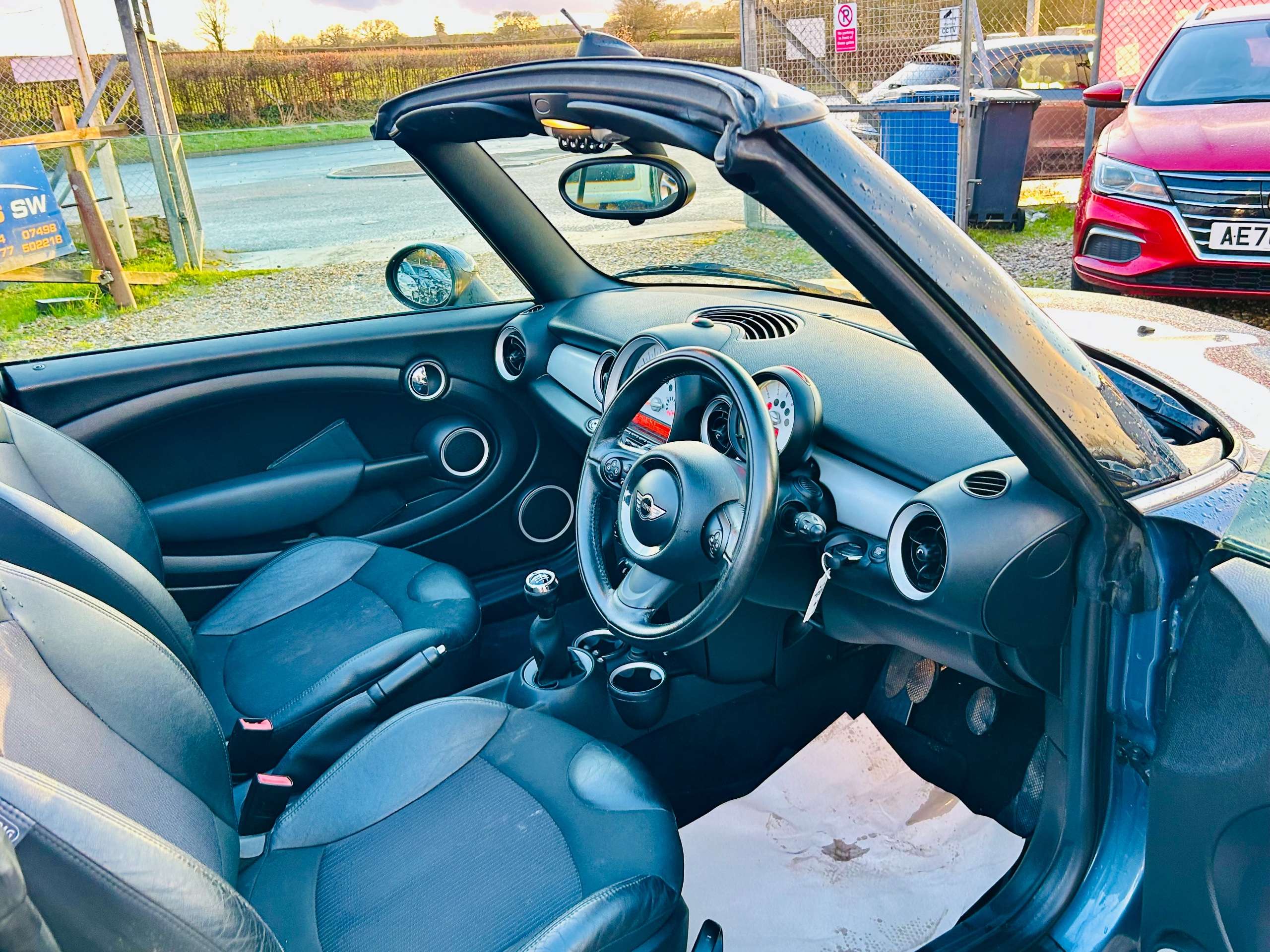 A 2010 MINI CONVERTIBLE 1.6 Cooper D Convertible 2dr Diesel Manual Euro 5 (s/s) (112 ps) A 2010 MINI CONVERTIBLE 1.6 Cooper D Convertible 2dr Diesel Manual Euro 5 (s/s) (112 ps)