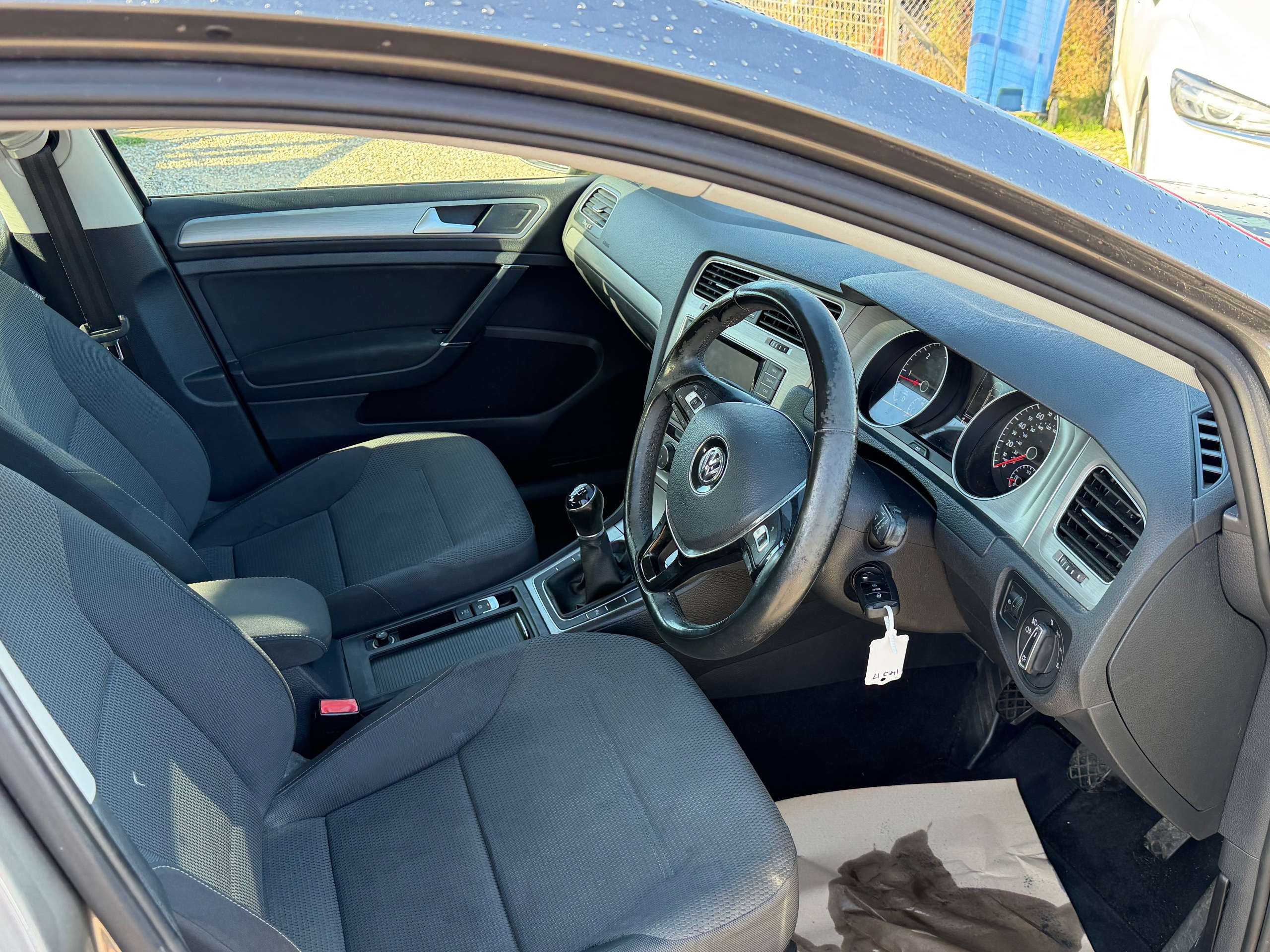 A 2014 VOLKSWAGEN GOLF 1.6 TDI BlueMotion Tech Match Hatchback 5dr Diesel Manual Euro 5 (s/s) (105 ps) A 2014 VOLKSWAGEN GOLF 1.6 TDI BlueMotion Tech Match Hatchback 5dr Diesel Manual Euro 5 (s/s) (105 ps)