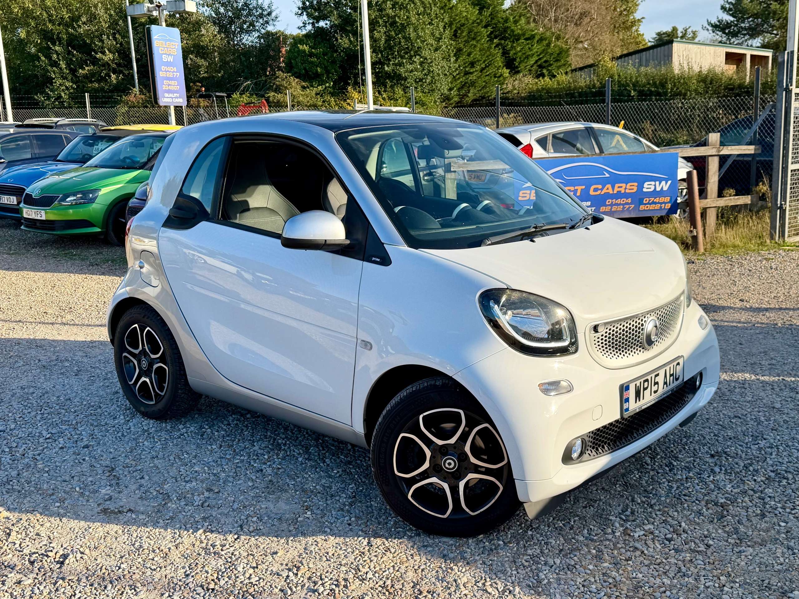 A 2015 SMART FORTWO 0.9T Prime (Premium Plus) Coupe 2dr Petrol Manual Euro 6 (s/s) (90 ps) A 2015 SMART FORTWO 0.9T Prime (Premium Plus) Coupe 2dr Petrol Manual Euro 6 (s/s) (90 ps)