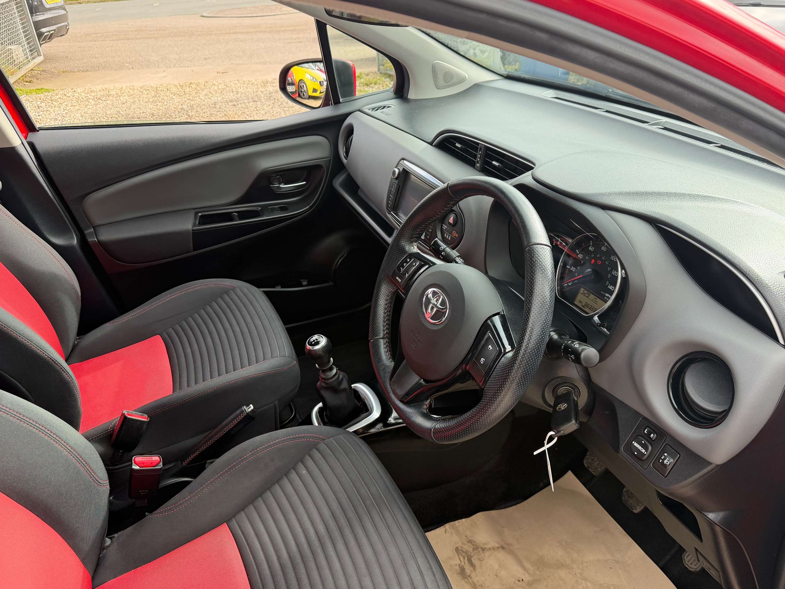 A 2015 TOYOTA YARIS 1.33 Dual VVT-i Sport Hatchback 5dr Petrol Manual Euro 5 Euro 5 (99 ps) A 2015 TOYOTA YARIS 1.33 Dual VVT-i Sport Hatchback 5dr Petrol Manual Euro 5 Euro 5 (99 ps)