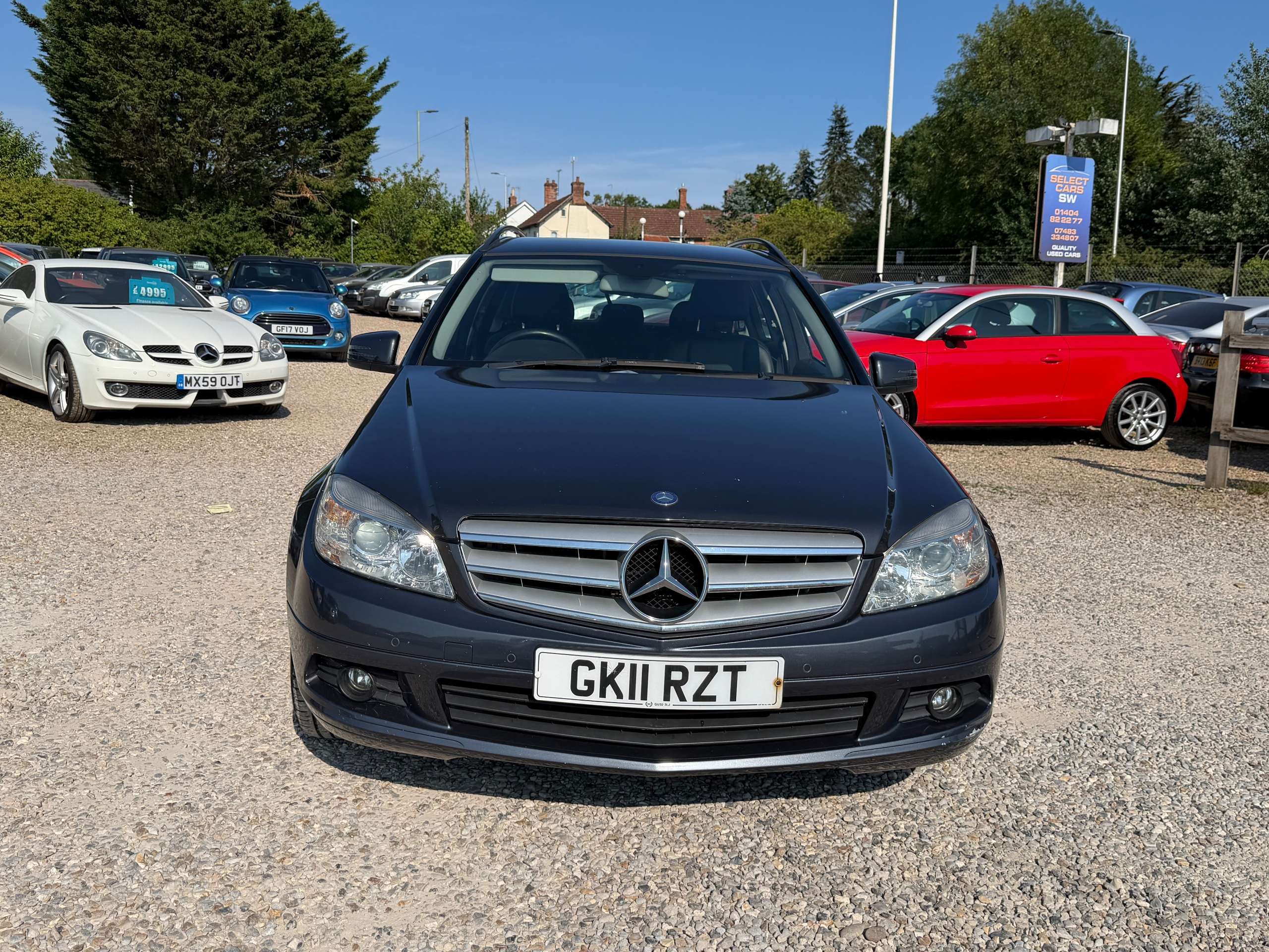 A 2011 MERCEDES-BENZ C CLASS 2.1 C220 CDI BlueEfficiency Executive SE Estate 5dr Diesel Auto Euro 5 (170 ps) A 2011 MERCEDES-BENZ C CLASS 2.1 C220 CDI BlueEfficiency Executive SE Estate 5dr Diesel Auto Euro 5 (170 ps)