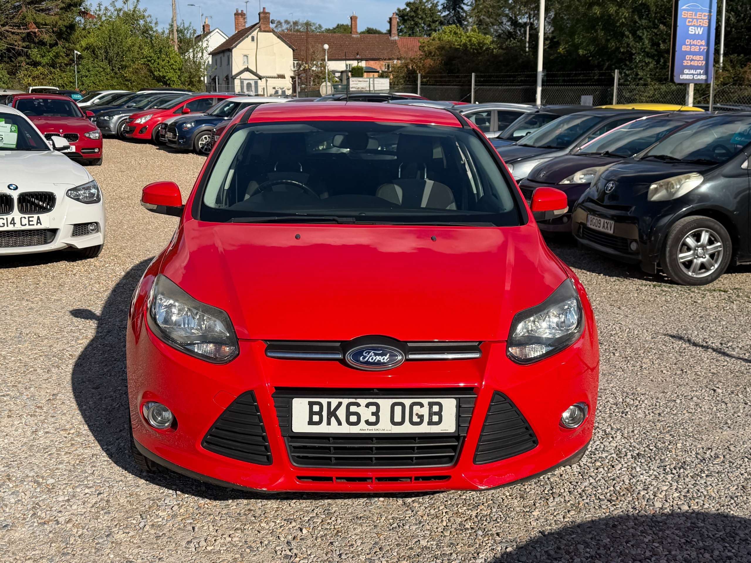 A 2013 FORD FOCUS 1.6 Zetec Hatchback 5dr Petrol Manual Euro 5 (105 ps) A 2013 FORD FOCUS 1.6 Zetec Hatchback 5dr Petrol Manual Euro 5 (105 ps)