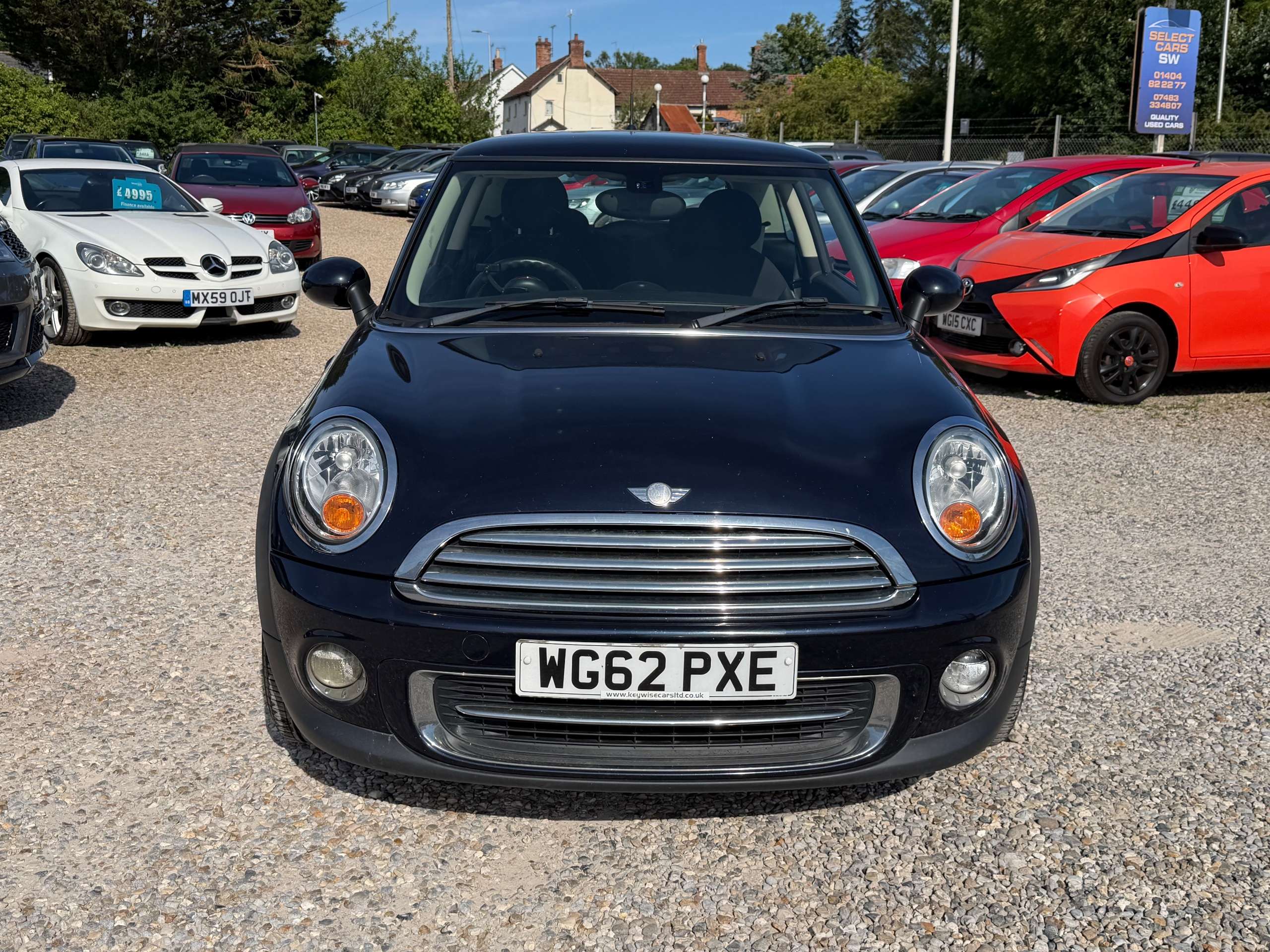 A 2012 MINI HATCH 1.6 Cooper Hatchback 3dr Petrol Manual Euro 5 (s/s) (122 ps) A 2012 MINI HATCH 1.6 Cooper Hatchback 3dr Petrol Manual Euro 5 (s/s) (122 ps)