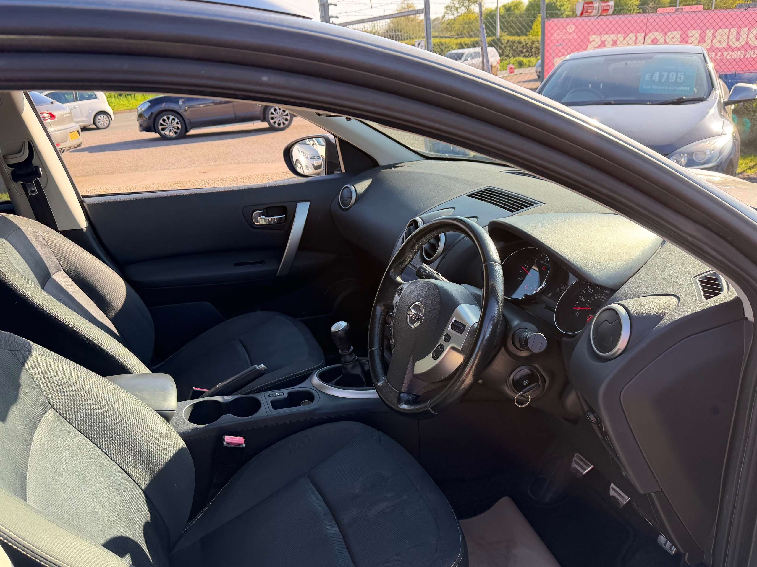 A 2011 NISSAN QASHQAI 1.5 dCi n-tec SUV 5dr Diesel Manual 2WD Euro 5 (110 ps) A 2011 NISSAN QASHQAI 1.5 dCi n-tec SUV 5dr Diesel Manual 2WD Euro 5 (110 ps)