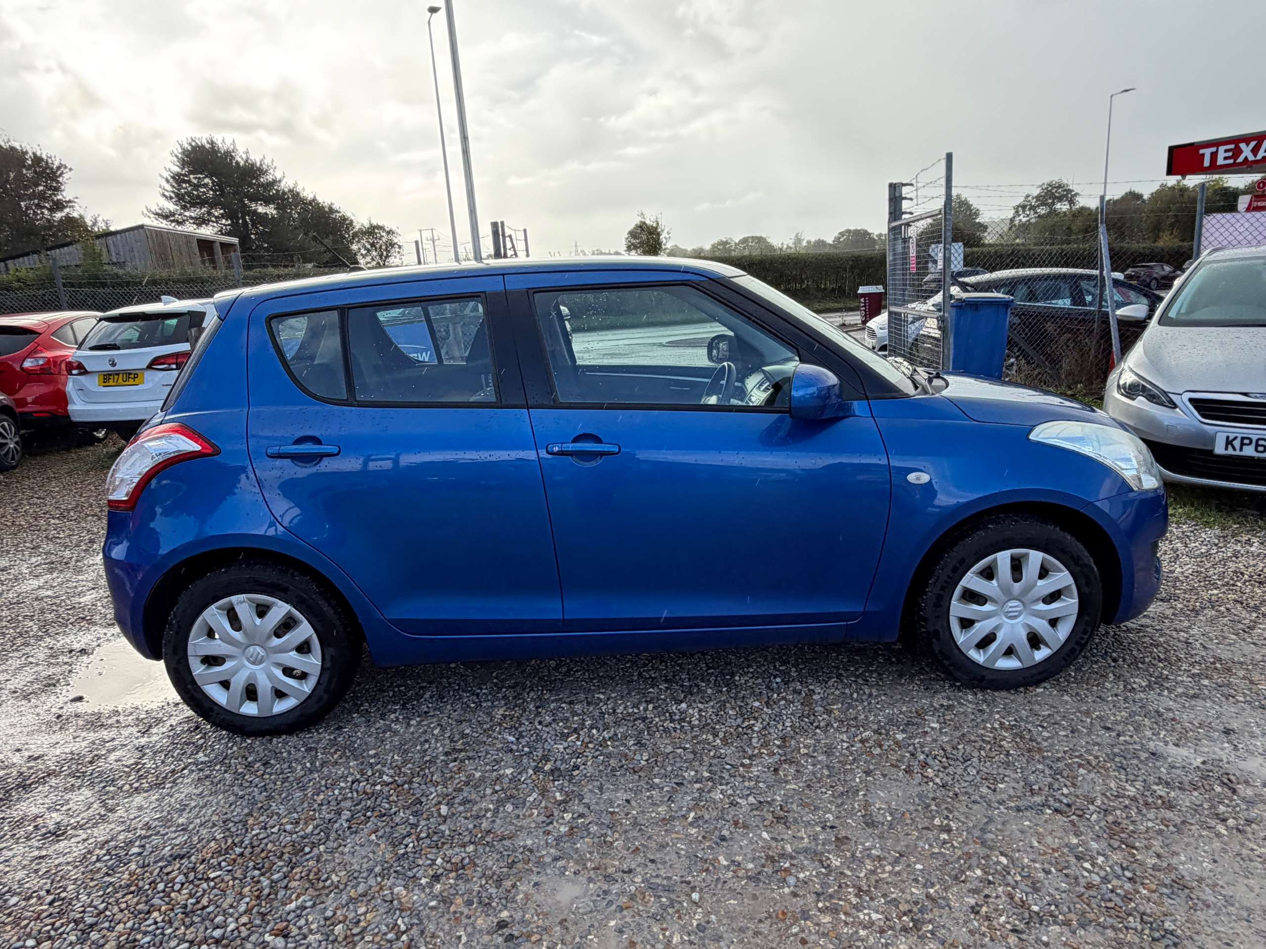 2011 SUZUKI SWIFT 2011 SUZUKI SWIFT