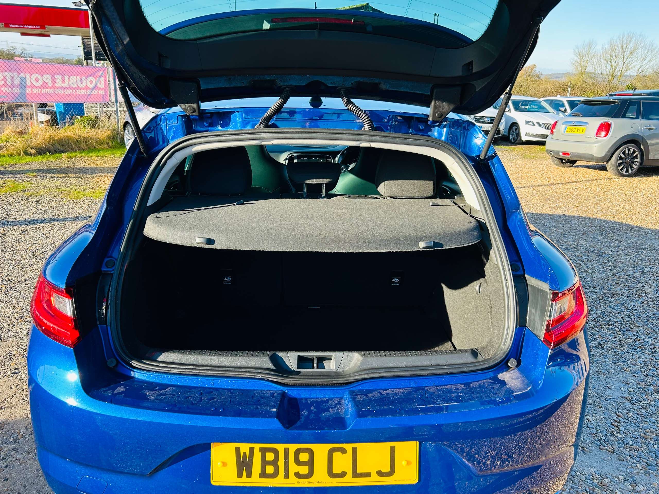 2019 RENAULT MEGANE 2019 RENAULT MEGANE