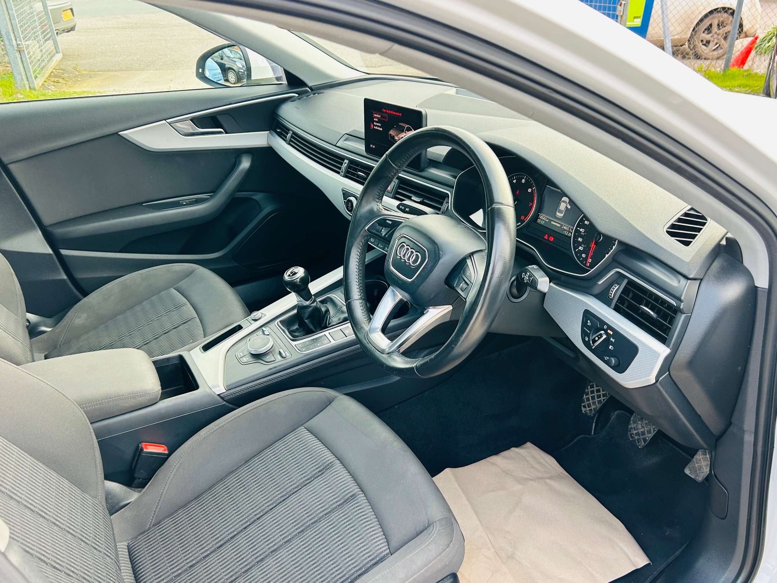 A 2016 AUDI A4 1.4 TFSI SE Saloon 4dr Petrol Manual Euro 6 (s/s) (150 ps) A 2016 AUDI A4 1.4 TFSI SE Saloon 4dr Petrol Manual Euro 6 (s/s) (150 ps)