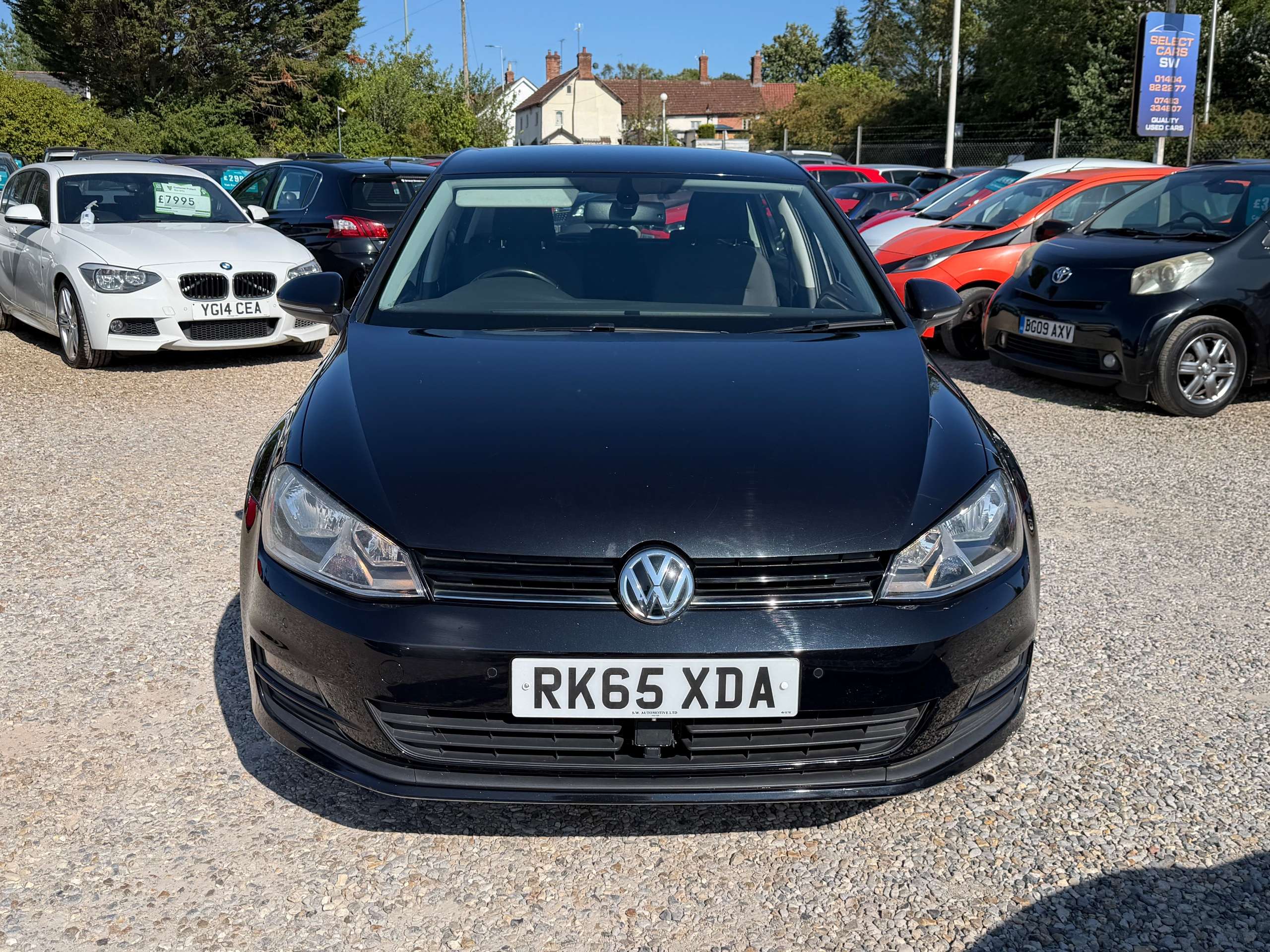 A 2015 VOLKSWAGEN GOLF 1.4 TSI BlueMotion Tech Match Hatchback 5dr Petrol Manual Euro 5 (s/s) (122 ps) A 2015 VOLKSWAGEN GOLF 1.4 TSI BlueMotion Tech Match Hatchback 5dr Petrol Manual Euro 5 (s/s) (122 ps)